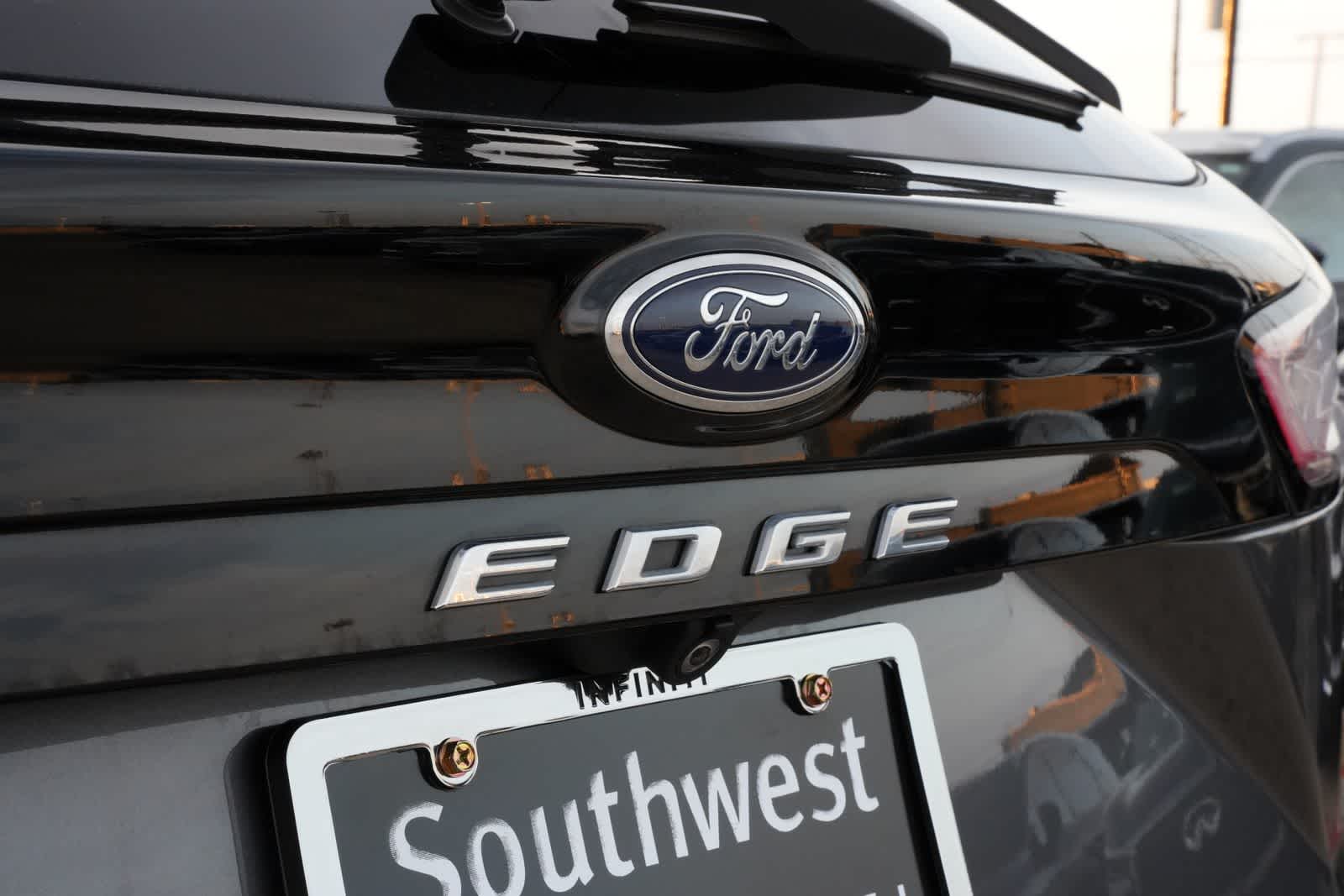 Thumbnail: 2022 Ford Edge - 20