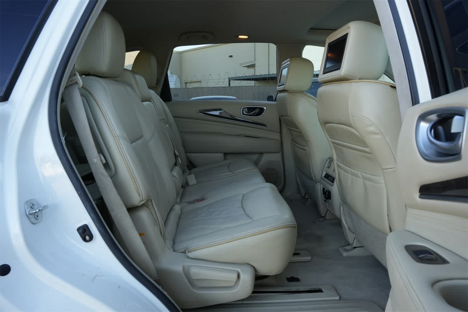 Thumbnail: 2013 INFINITI JX35 - 19