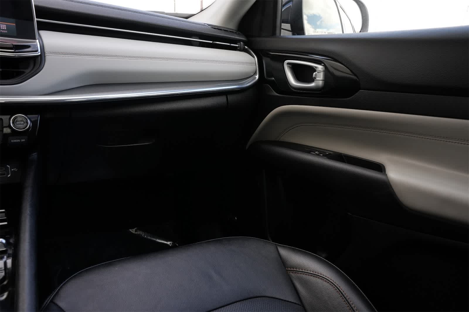 Thumbnail: 2022 Jeep Compass - 8