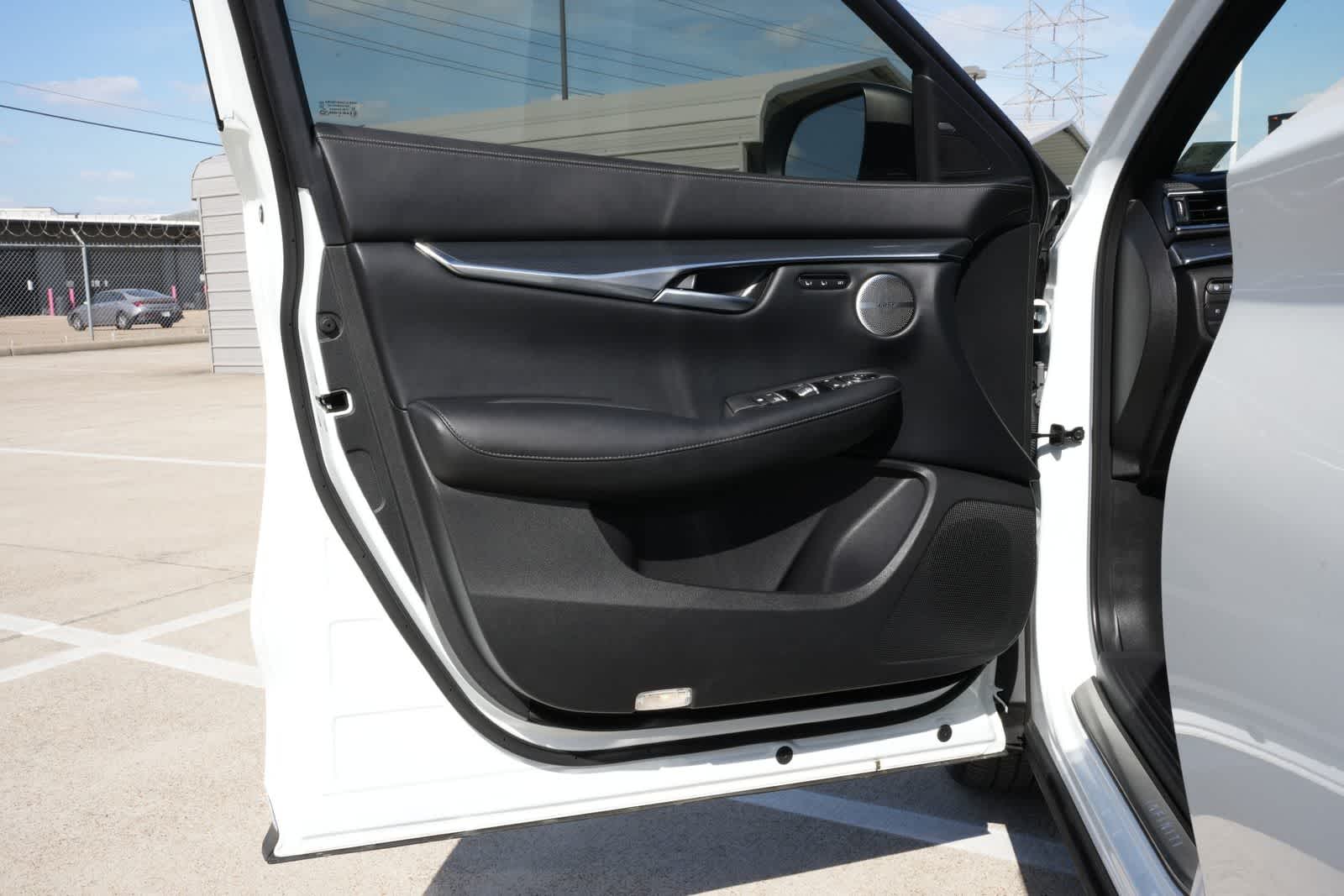 Thumbnail: 2025 INFINITI QX50 - 18