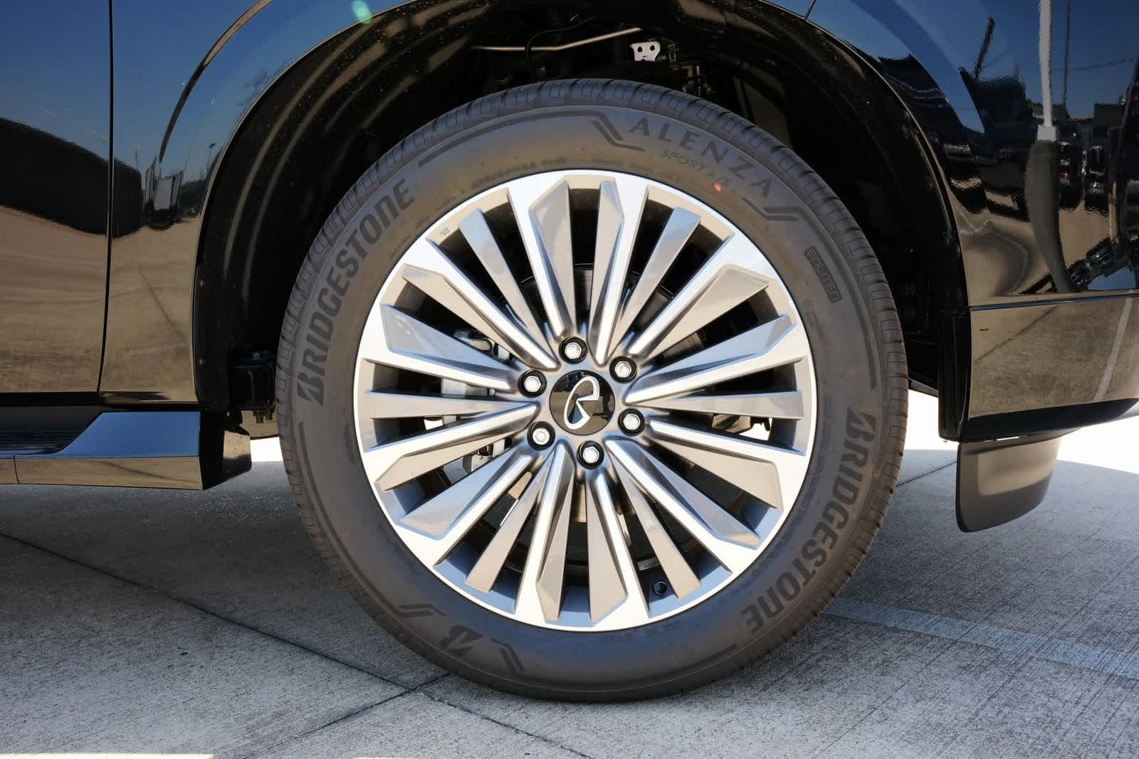 Thumbnail: 2025 INFINITI QX80 - 25