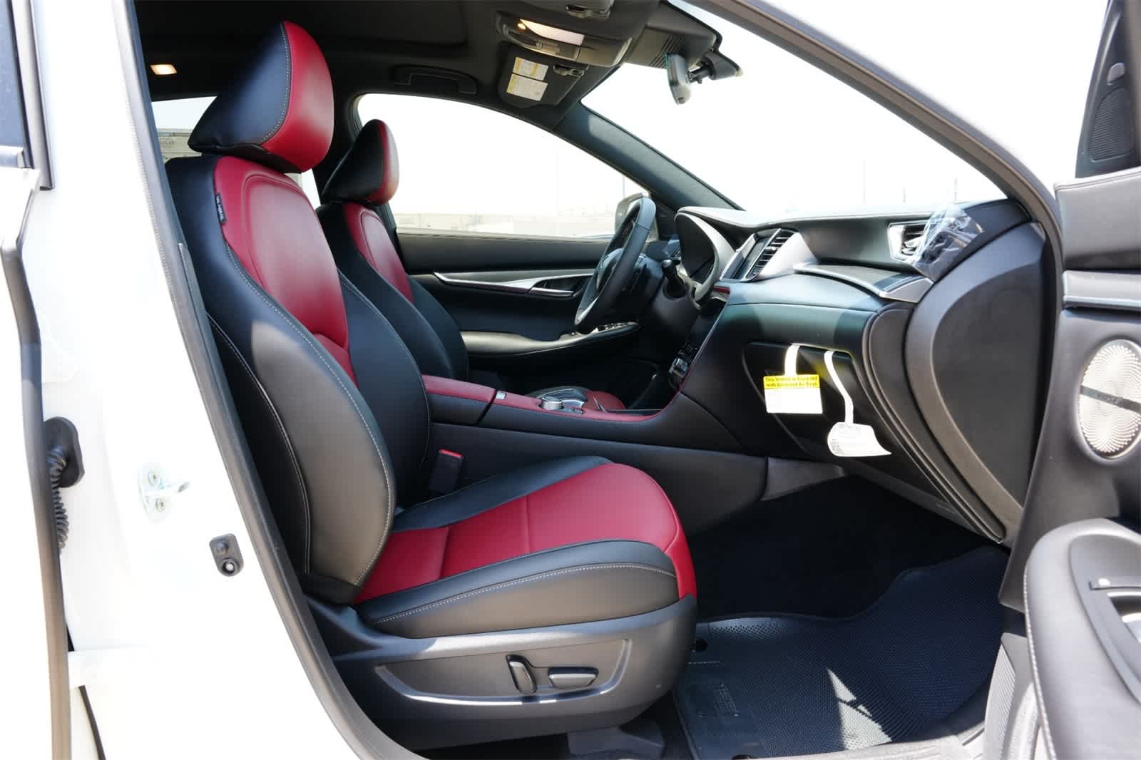 Thumbnail: 2025 INFINITI QX50 - 23