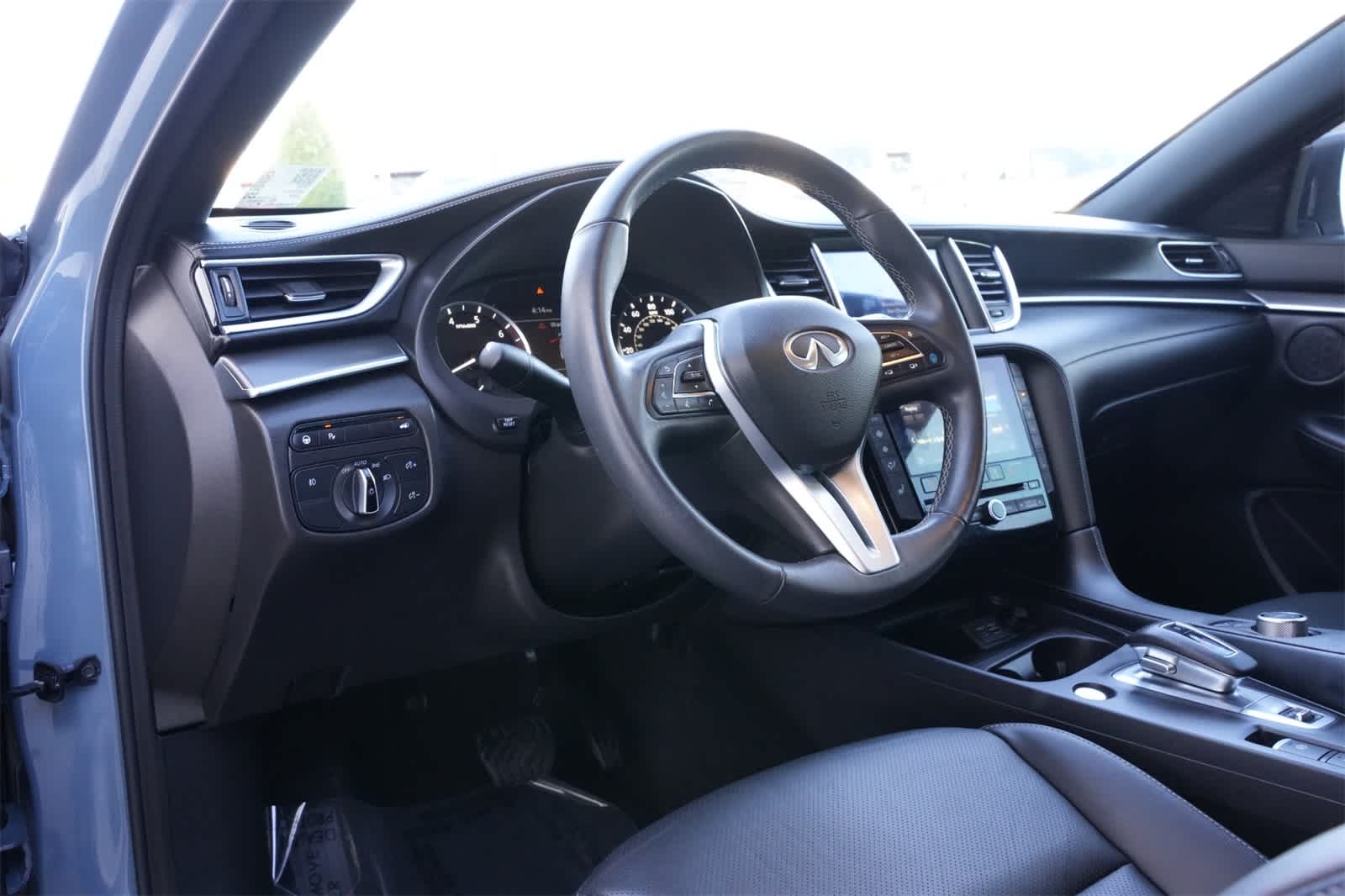 Thumbnail: 2025 INFINITI QX55 - 16