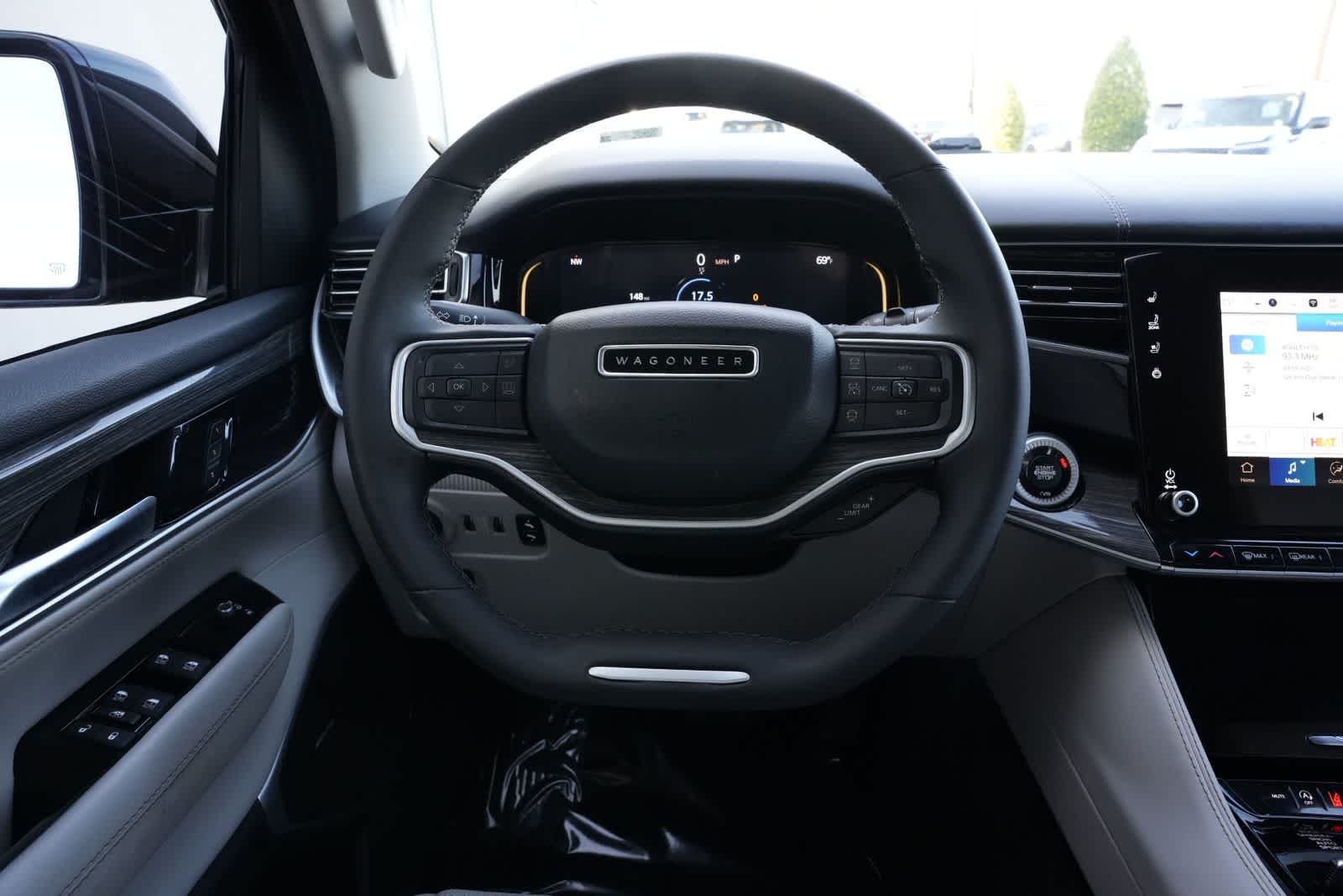 Thumbnail: 2022 Jeep Wagoneer - 9