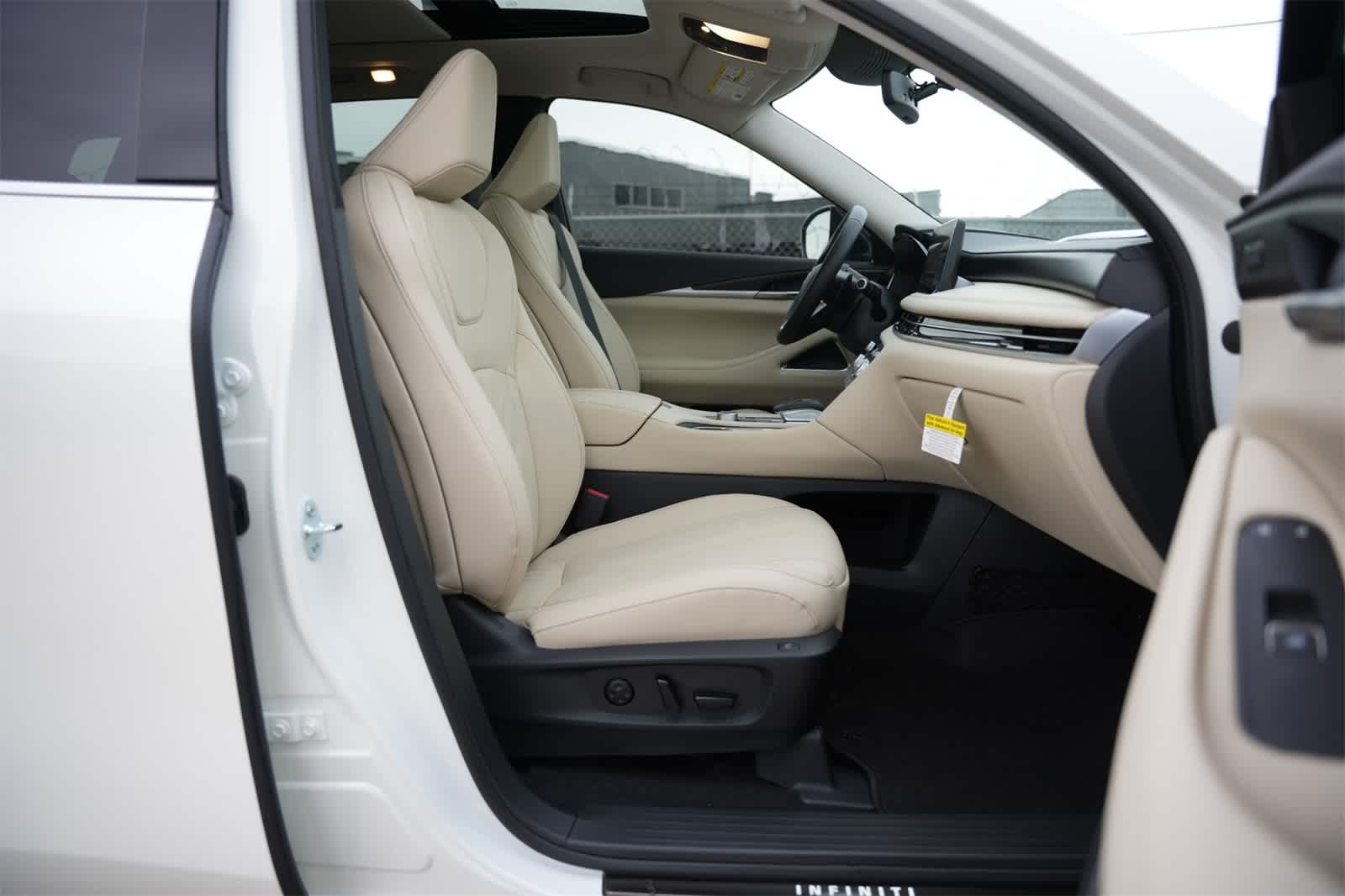 Thumbnail: 2025 INFINITI QX60 - 26