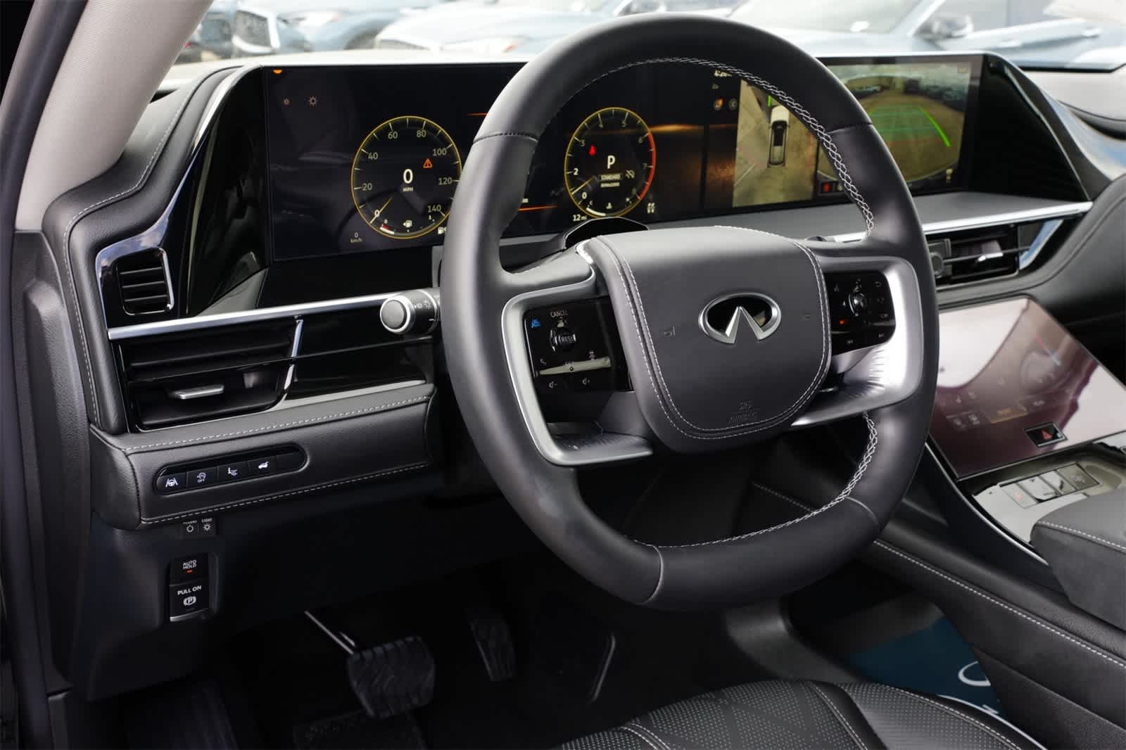 Thumbnail: 2025 INFINITI QX80 - 16