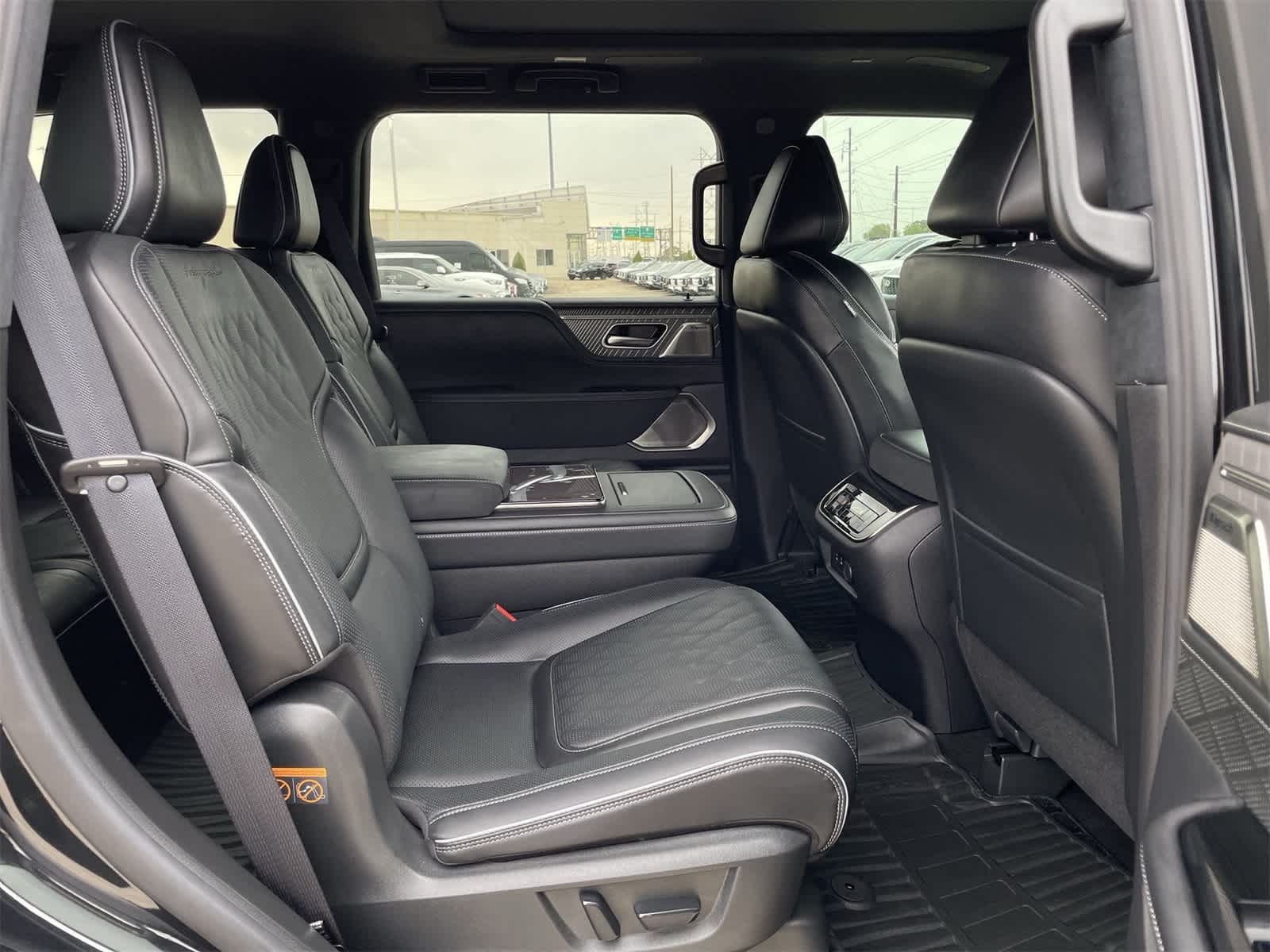 Thumbnail: 2025 INFINITI QX80 - 23