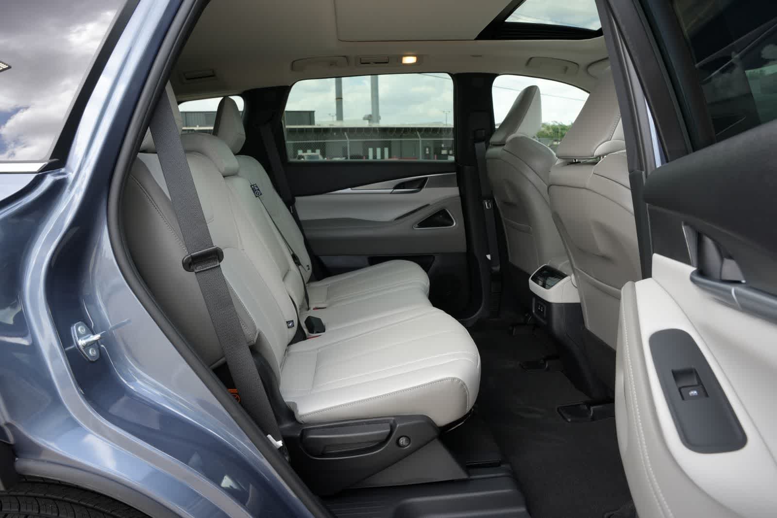 Thumbnail: 2027 INFINITI QX60 - 20