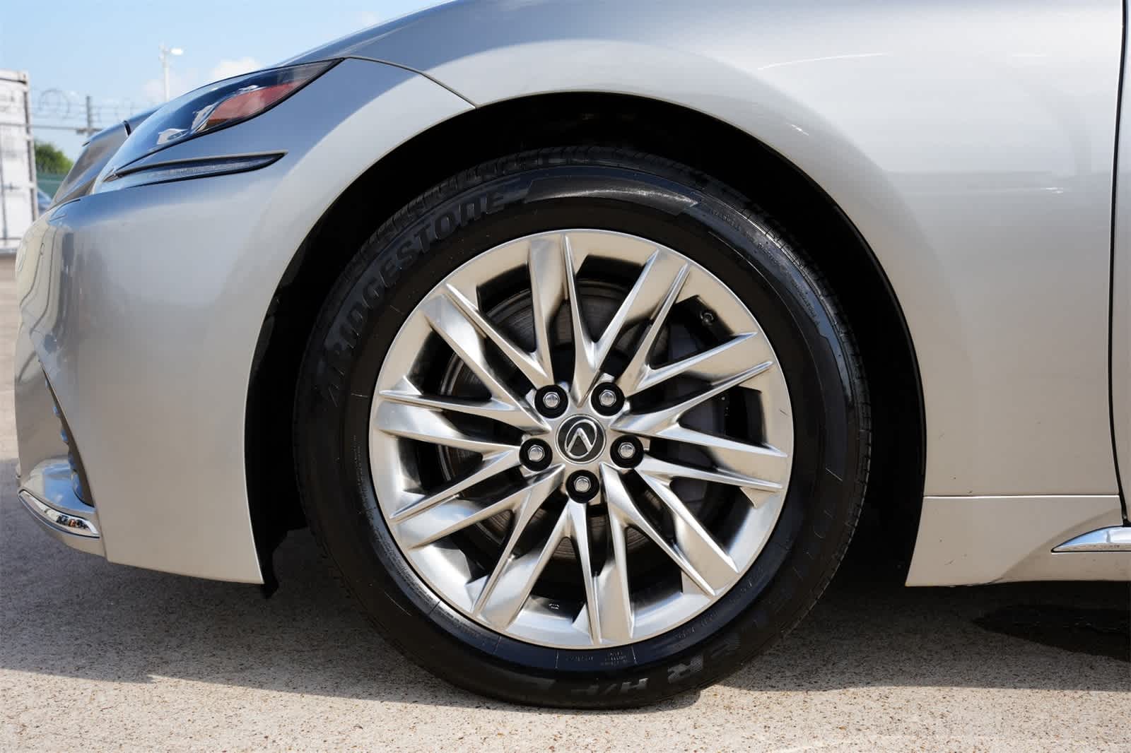 2019 Lexus LS 500 24