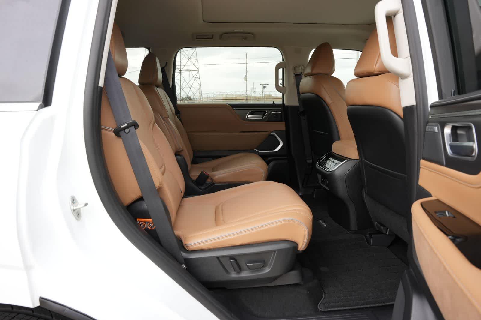 Thumbnail: 2026 INFINITI QX80 - 21