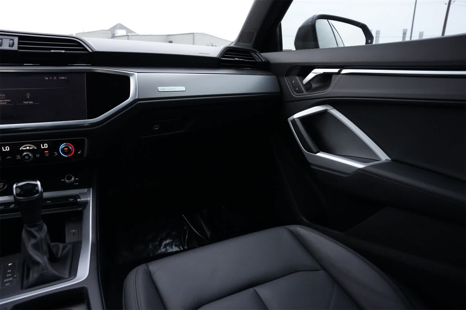 Thumbnail: 2022 Audi Q3 - 8