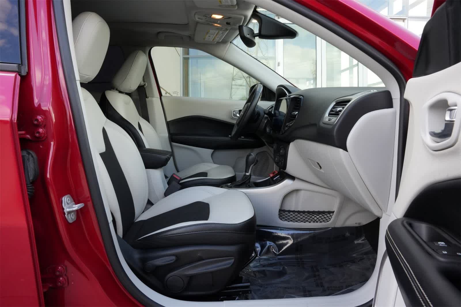 Thumbnail: 2018 Jeep Compass - 22