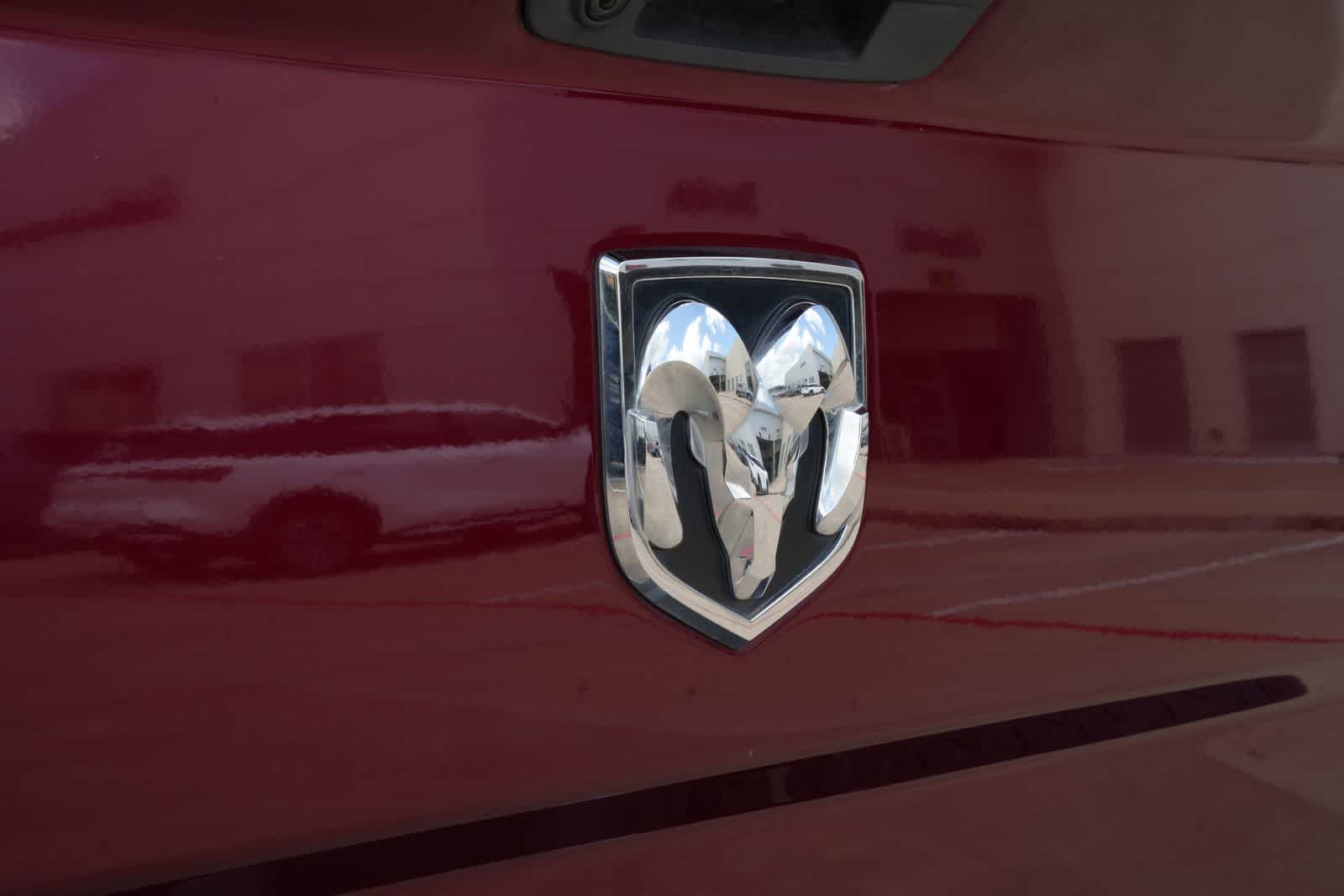 Thumbnail: 2019 RAM 1500 Classic - 17