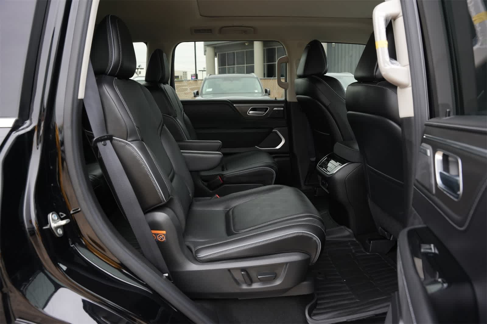 Thumbnail: 2025 INFINITI QX80 - 22