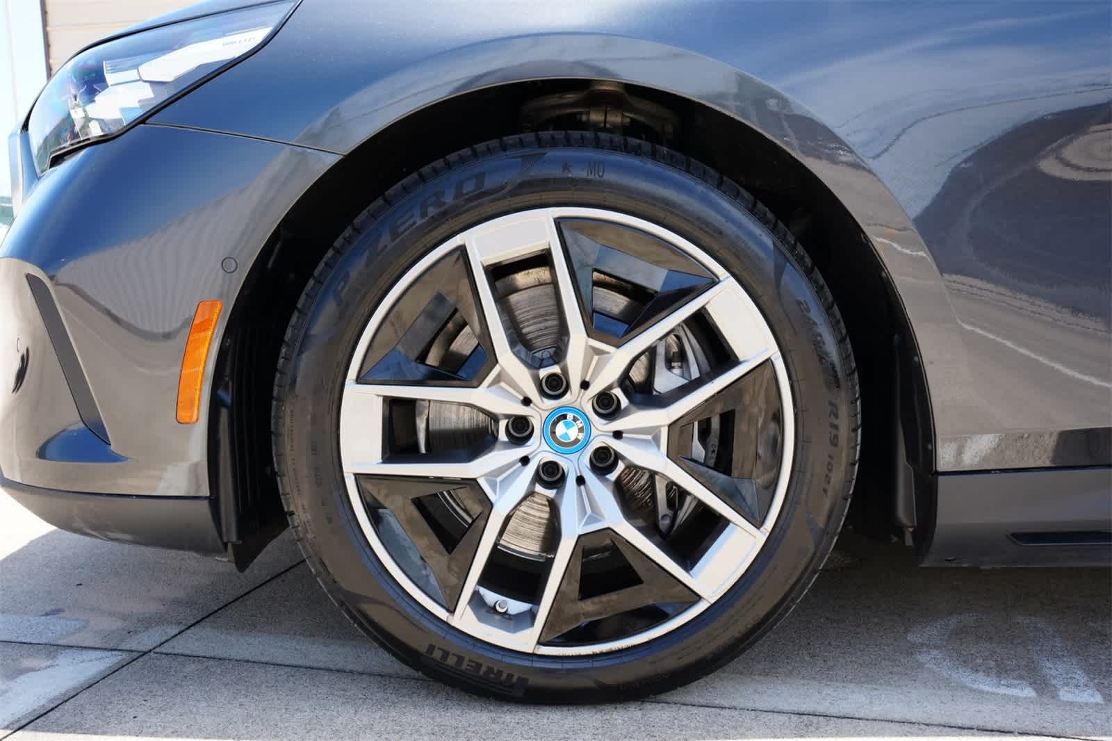 Thumbnail: 2024 BMW i5 - 26