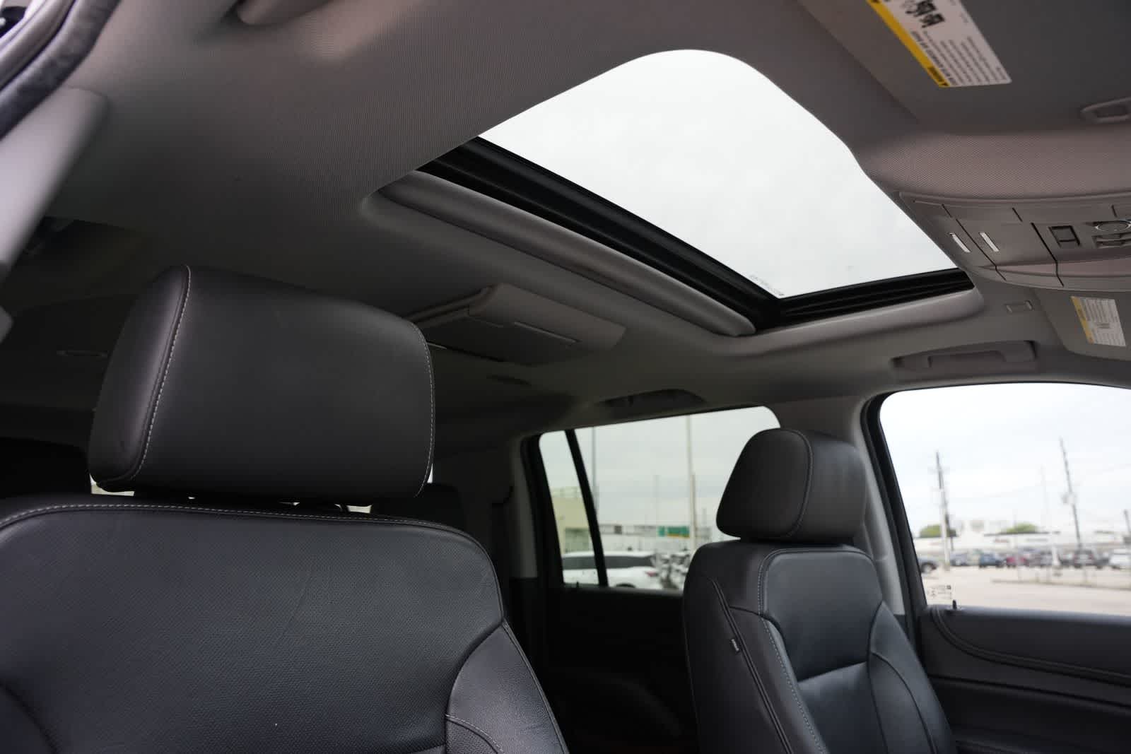 Thumbnail: 2019 Chevrolet Suburban - 23