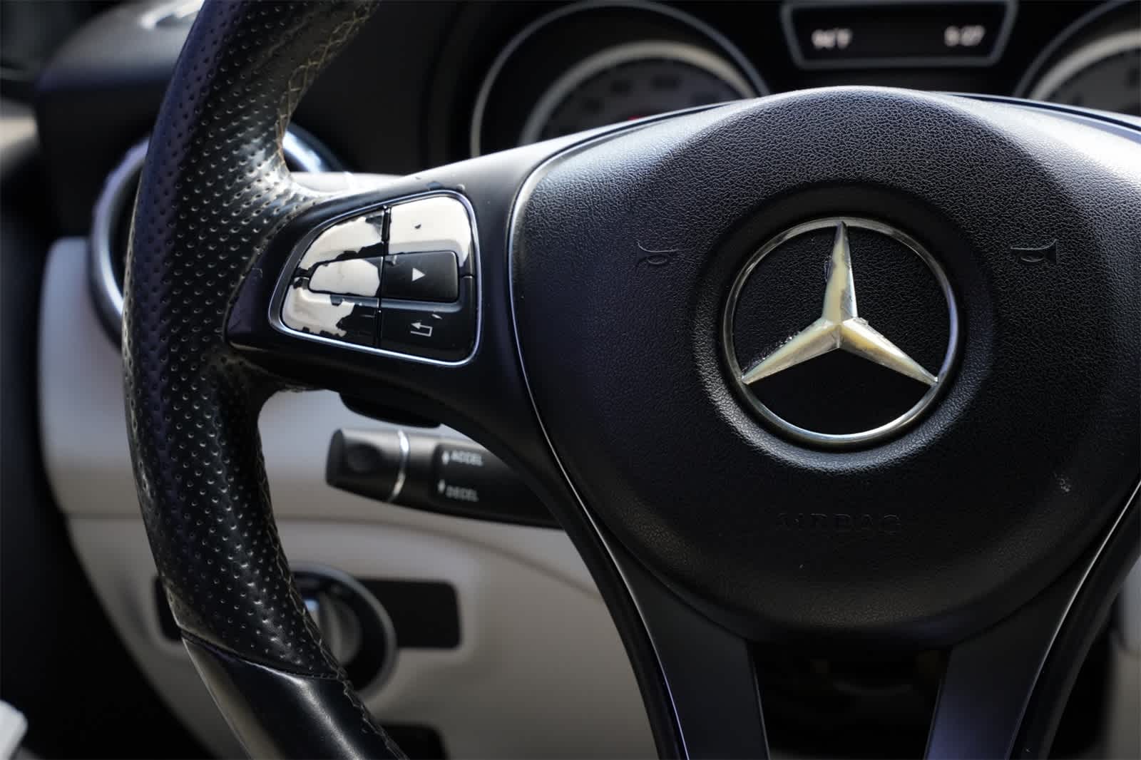 Thumbnail: 2016 Mercedes-Benz GLA - 10