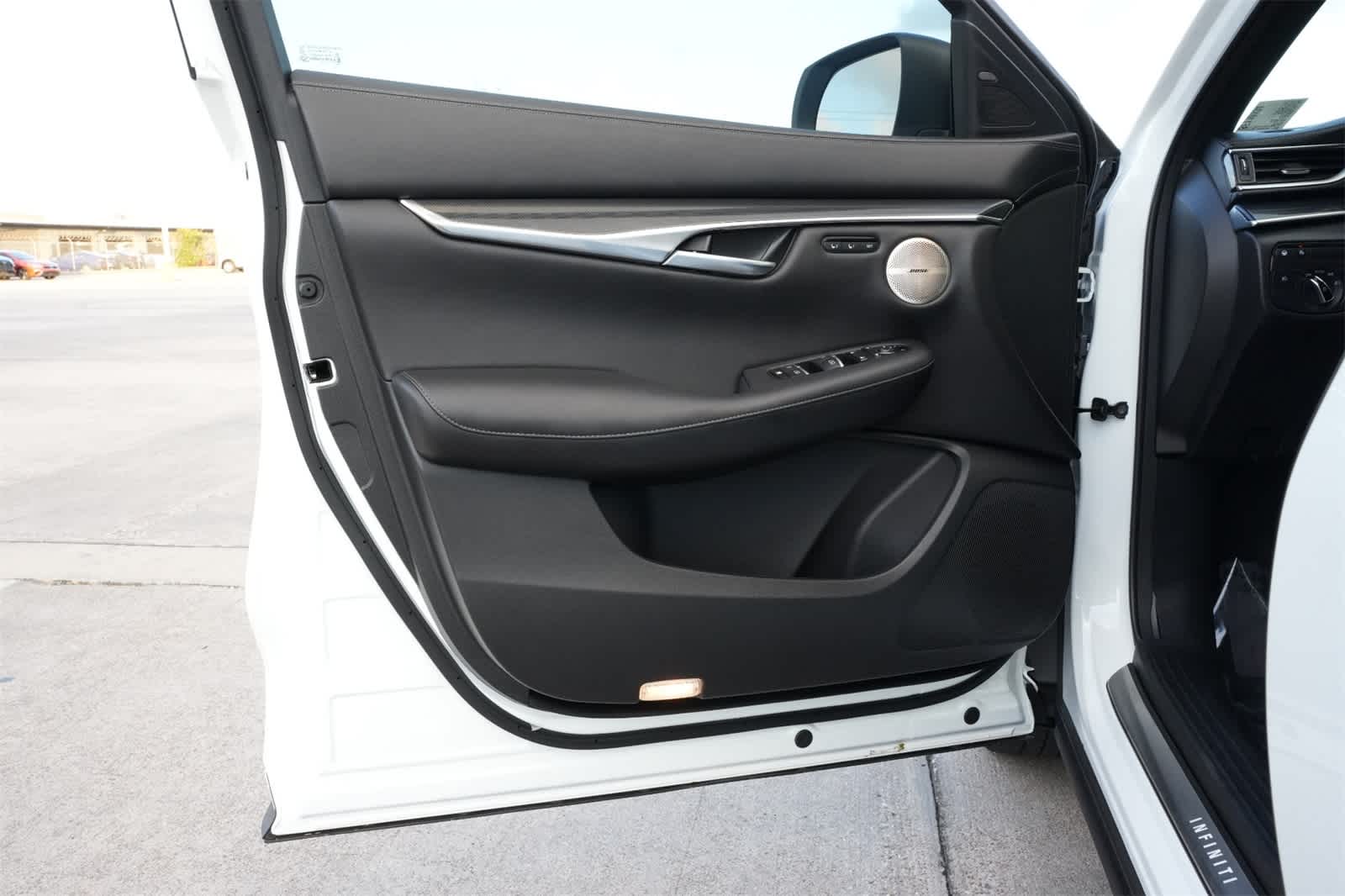 Thumbnail: 2025 INFINITI QX50 - 18