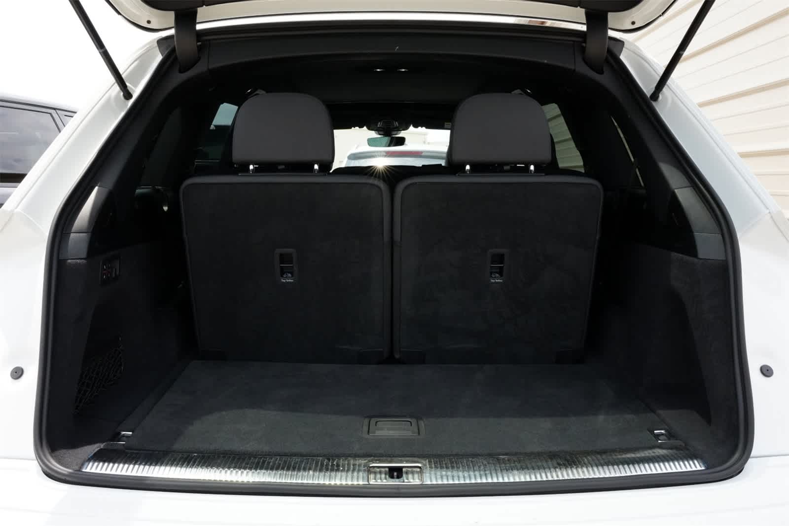 Thumbnail: 2025 Audi Q7 - 21