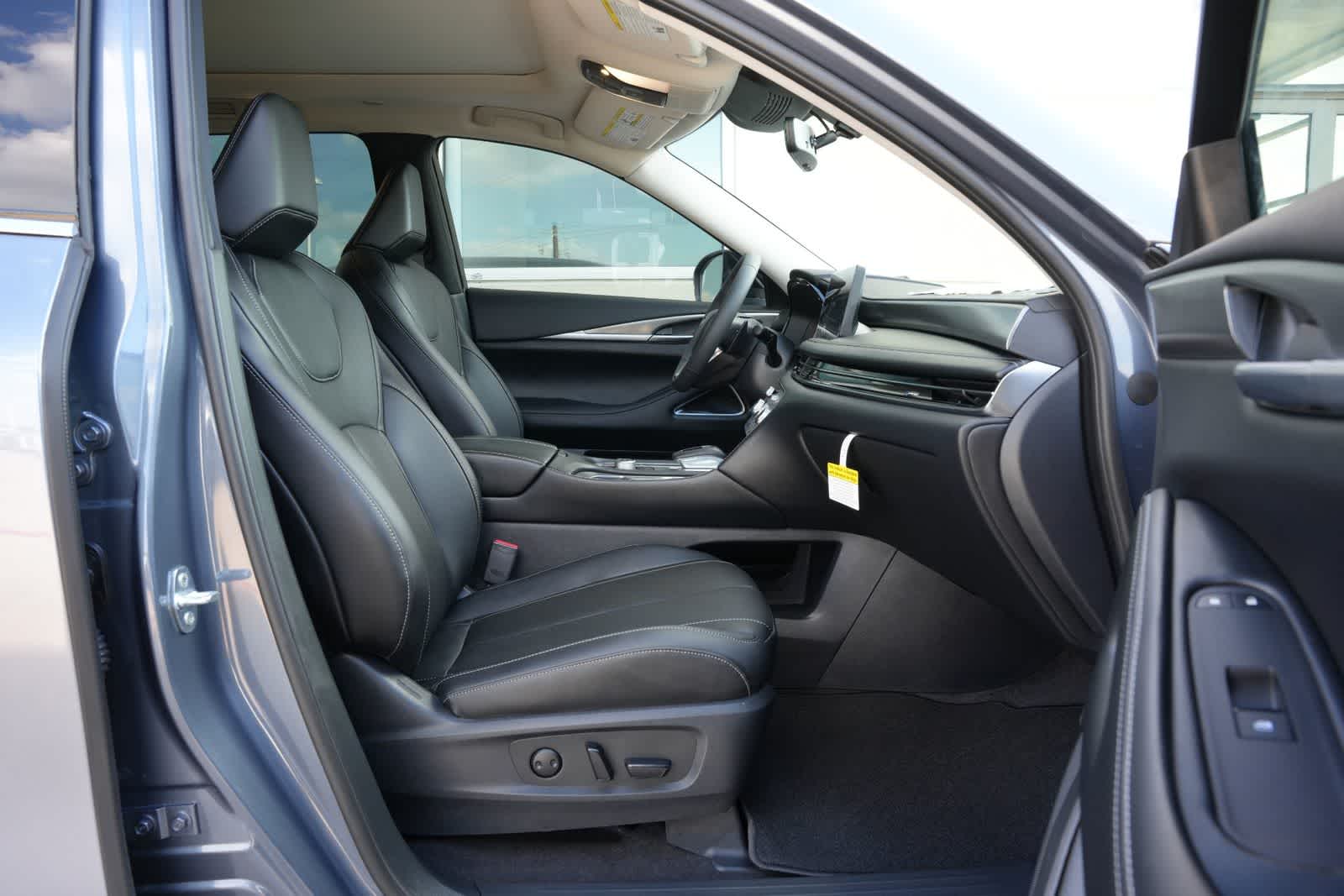 Thumbnail: 2027 INFINITI QX60 - 23
