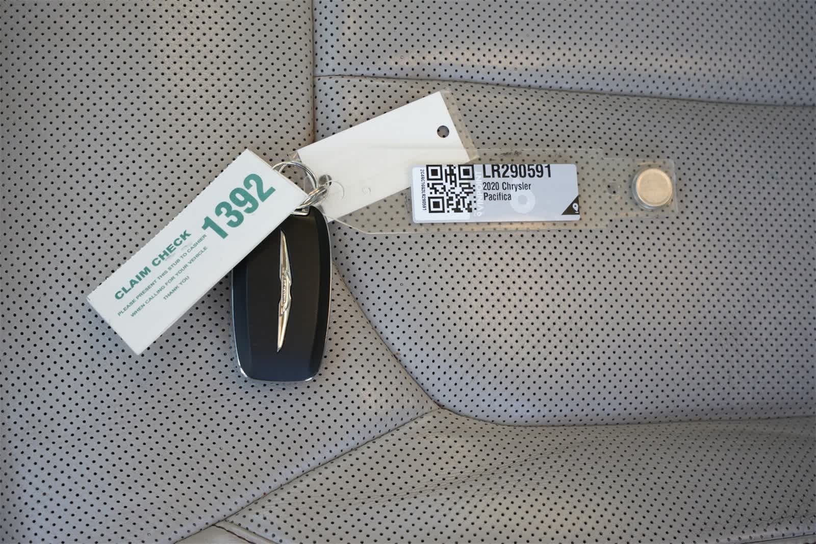 Thumbnail: 2020 Chrysler Pacifica - 27