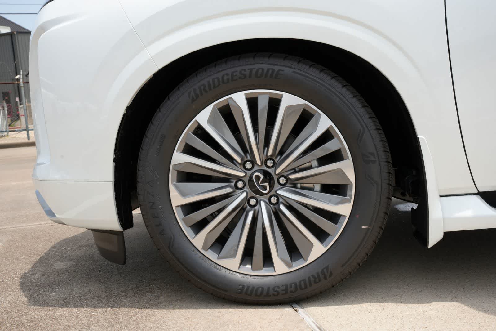 Thumbnail: 2026 INFINITI QX80 - 26