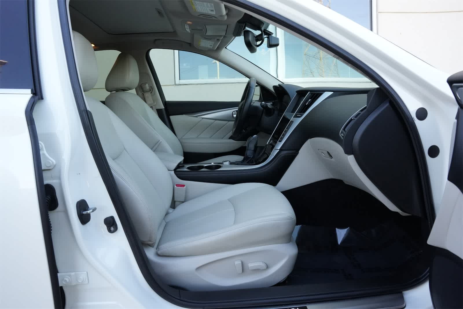 Thumbnail: 2021 INFINITI Q50 - 24