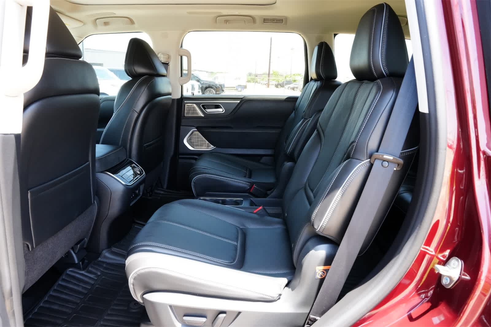Thumbnail: 2025 INFINITI QX80 - 19