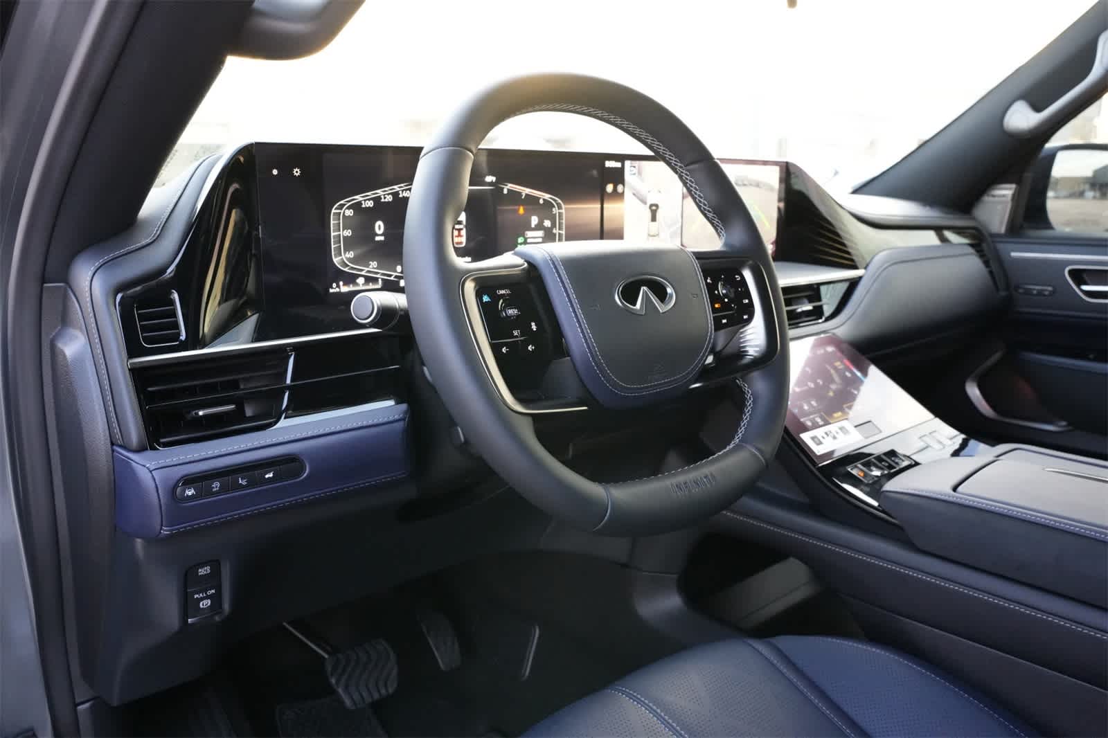 Thumbnail: 2026 INFINITI QX80 - 16