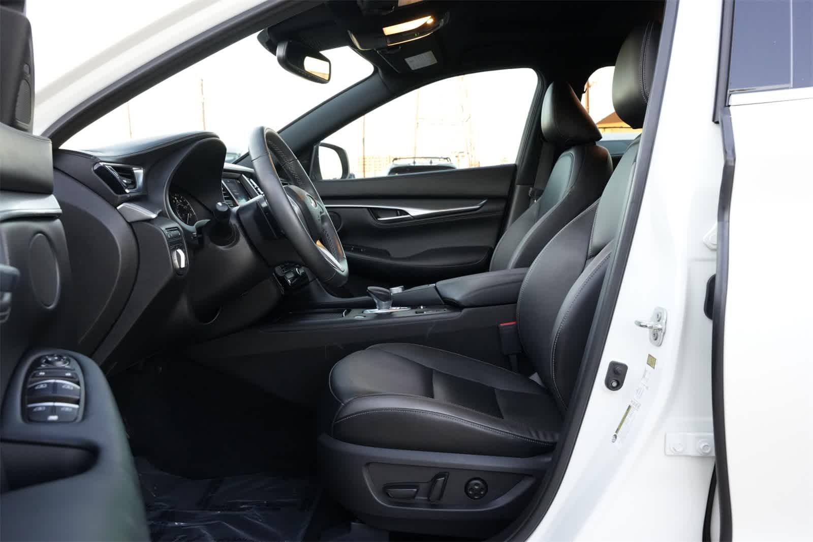 Thumbnail: 2023 INFINITI QX55 - 16