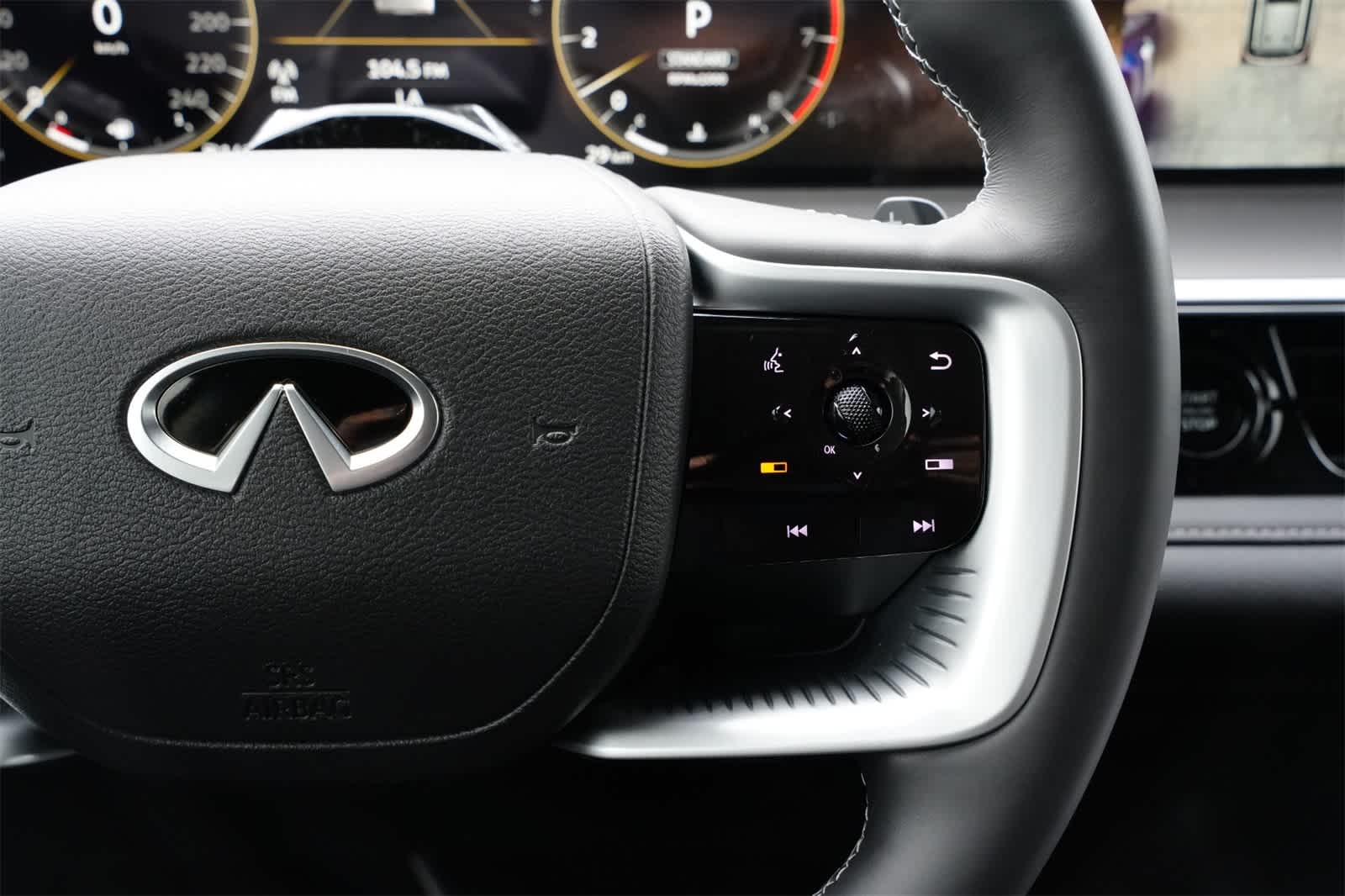 Thumbnail: 2025 INFINITI QX80 - 11
