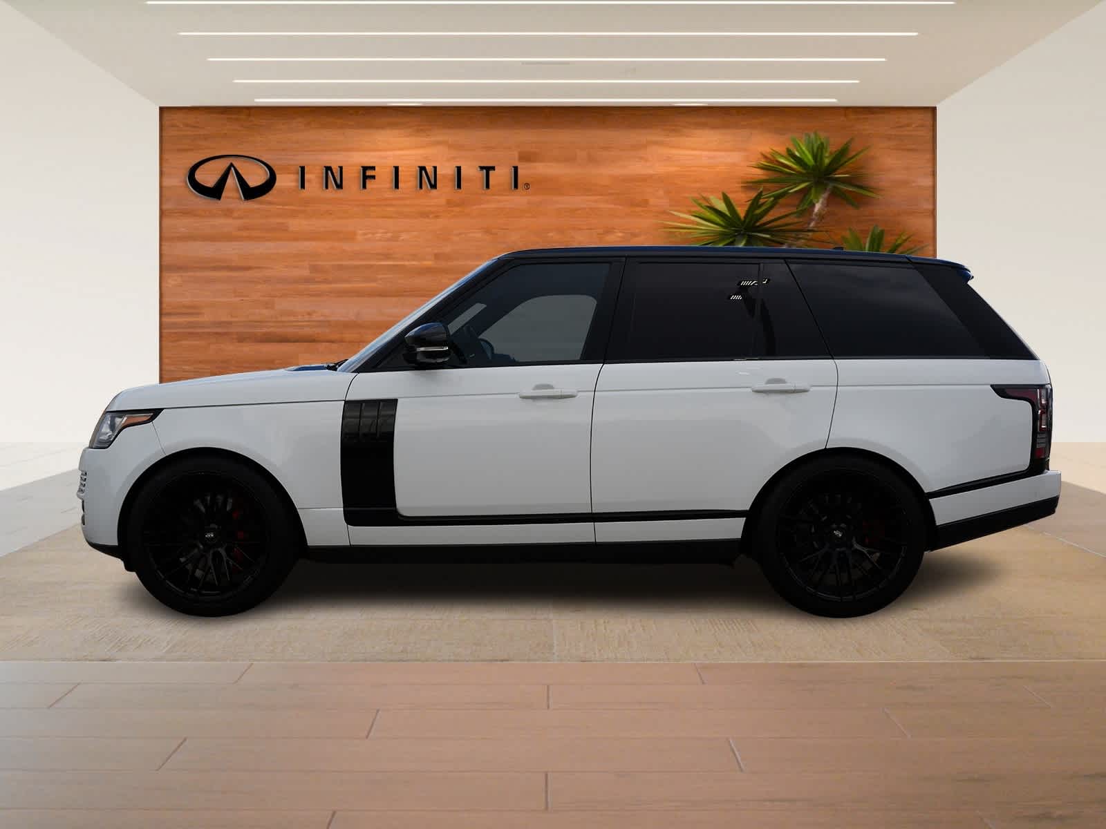 Thumbnail: 2016 Land Rover Range Rover - 4