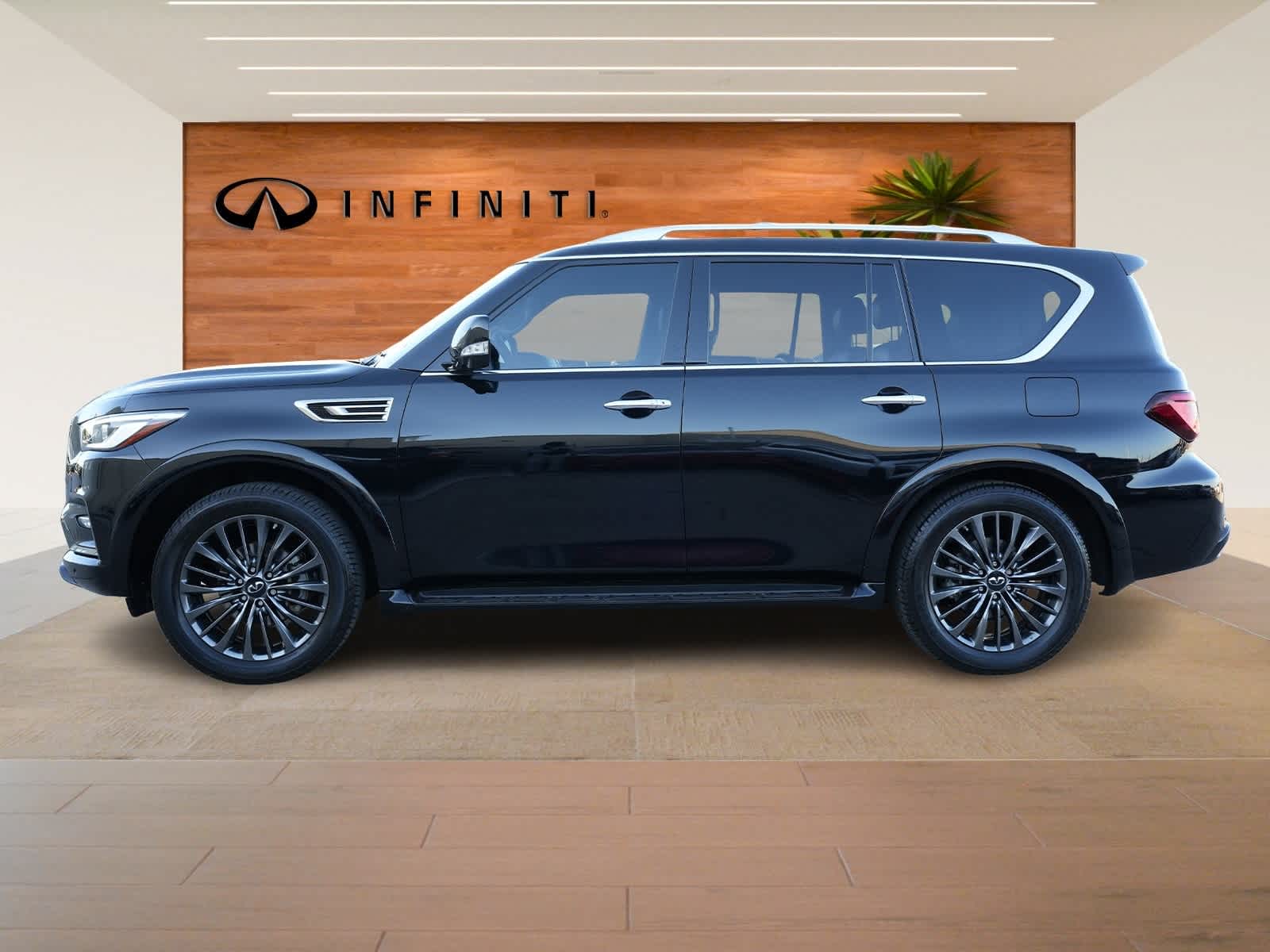 Thumbnail: 2023 INFINITI QX80 - 4