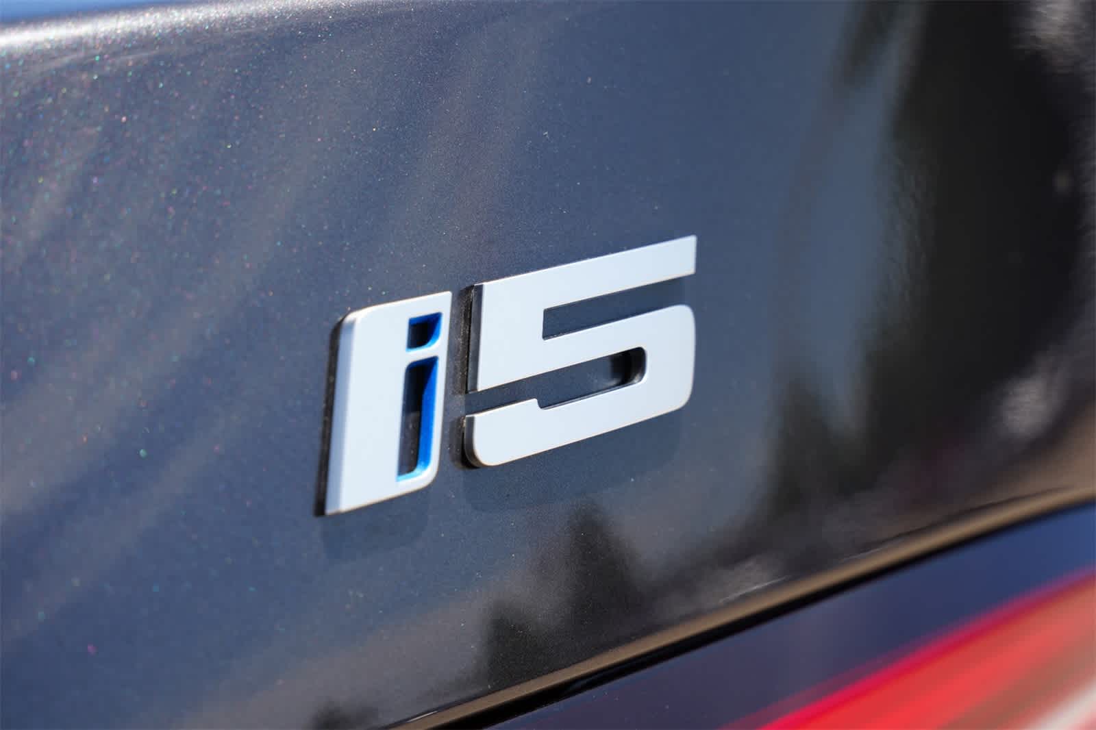 Thumbnail: 2024 BMW i5 - 19