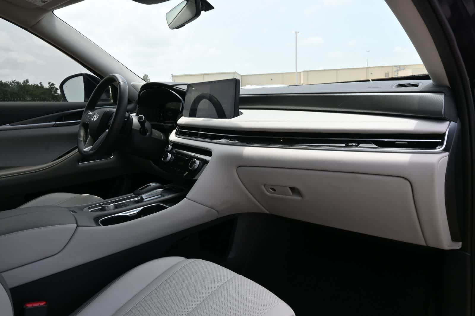 Thumbnail: 2026 INFINITI QX60 - 22
