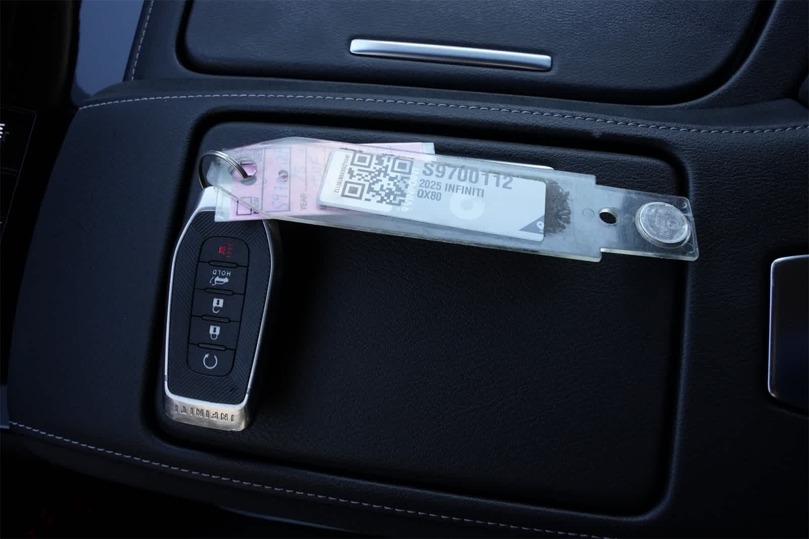 Thumbnail: 2025 INFINITI QX80 - 29