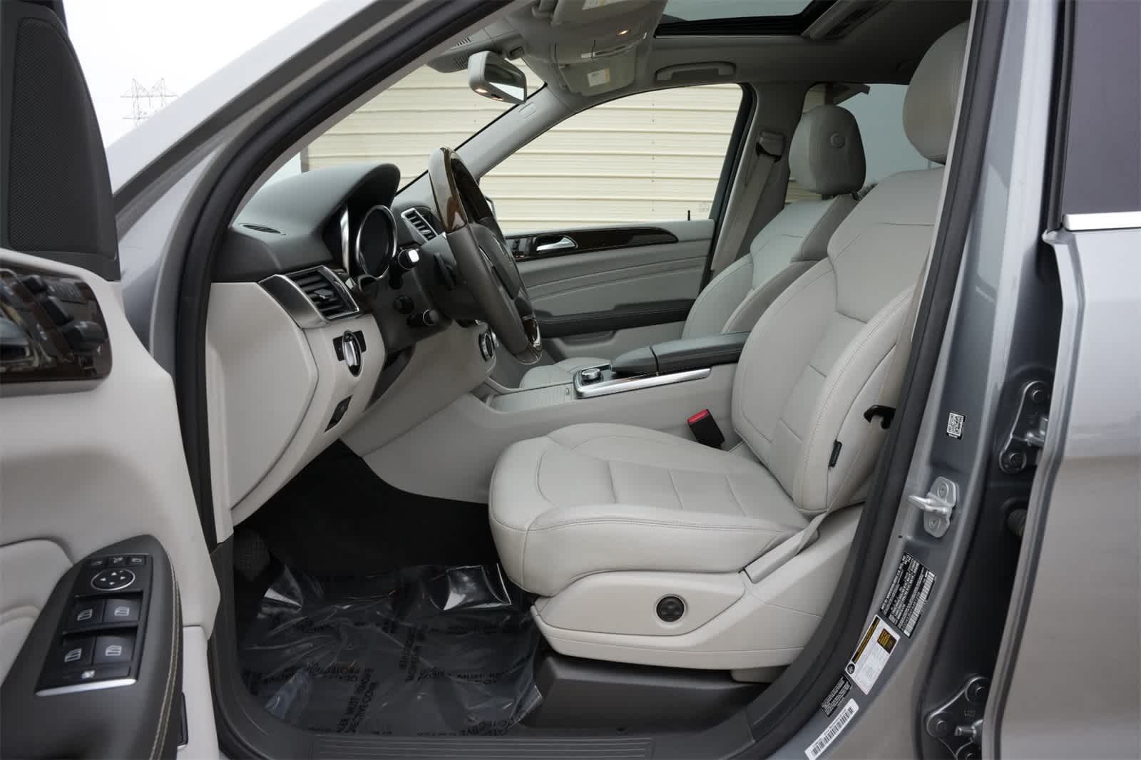 Thumbnail: 2015 Mercedes-Benz M-Class - 14