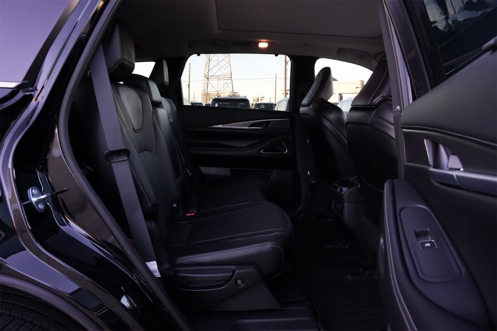 Thumbnail: 2026 INFINITI QX60 - 22