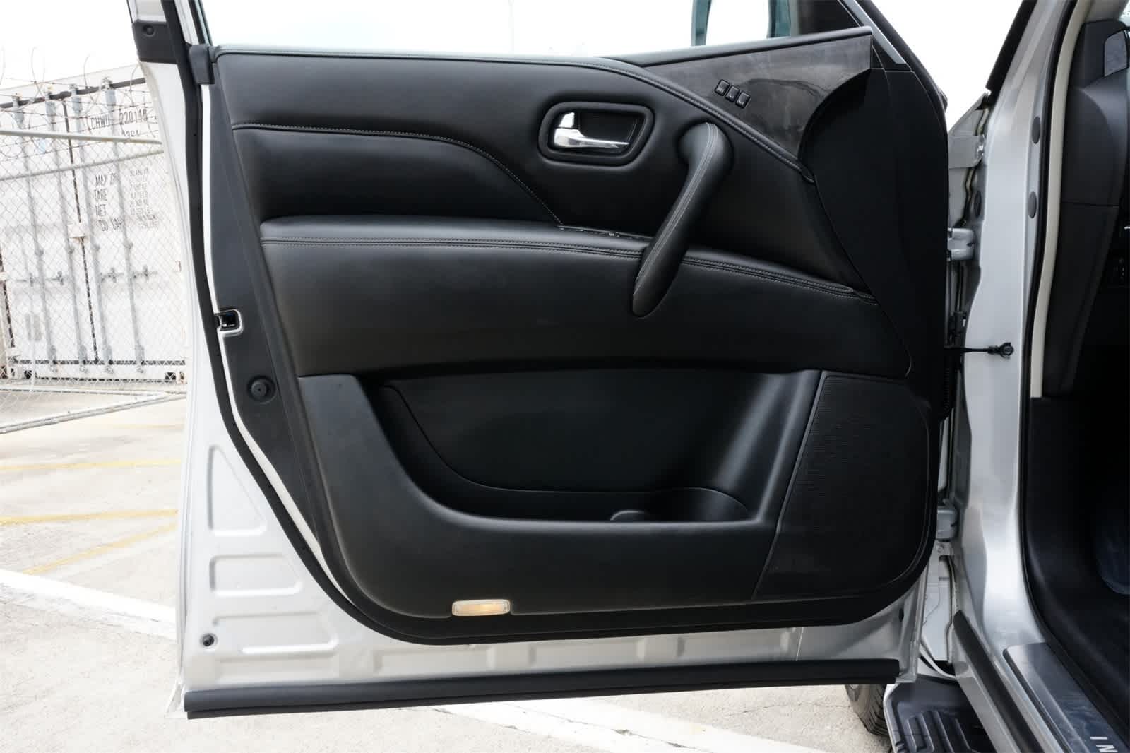 Thumbnail: 2020 INFINITI QX80 - 18