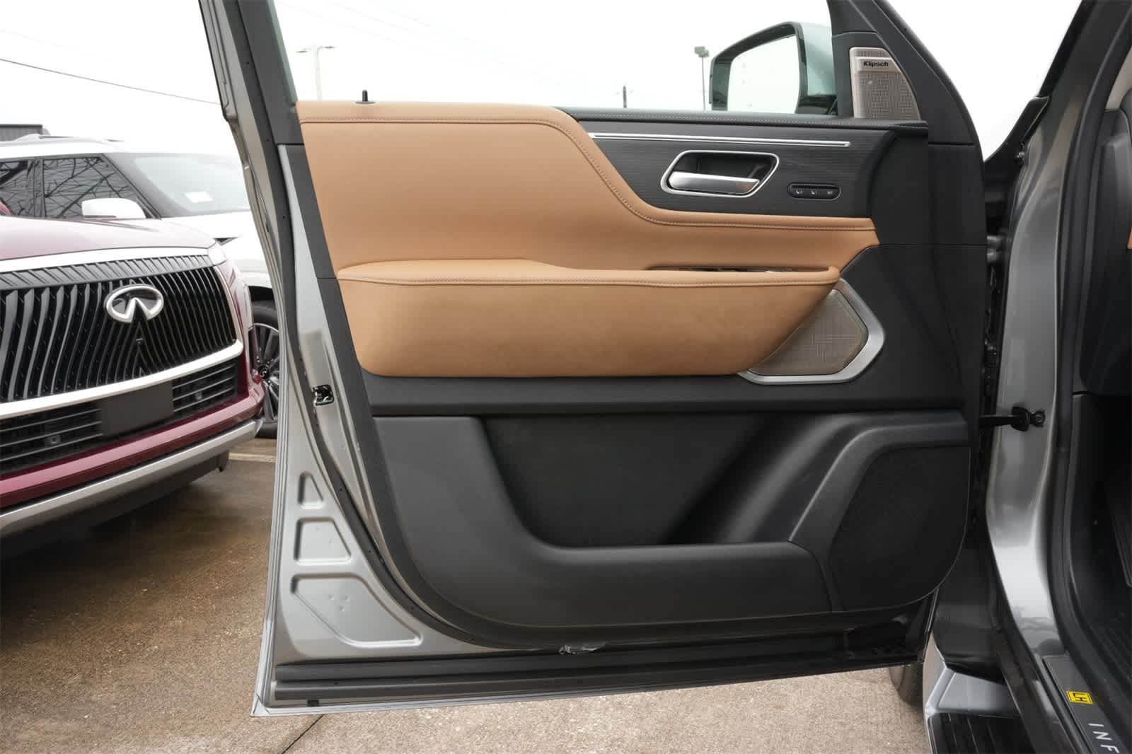 Thumbnail: 2025 INFINITI QX80 - 19