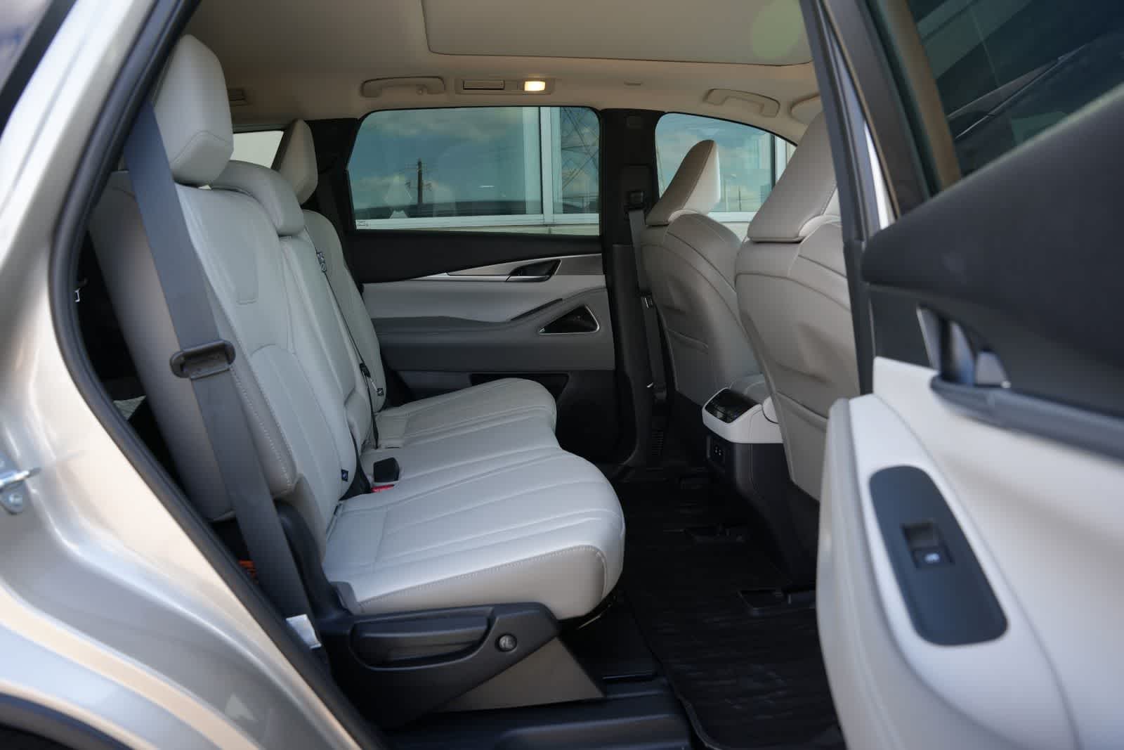 Thumbnail: 2027 INFINITI QX60 - 21