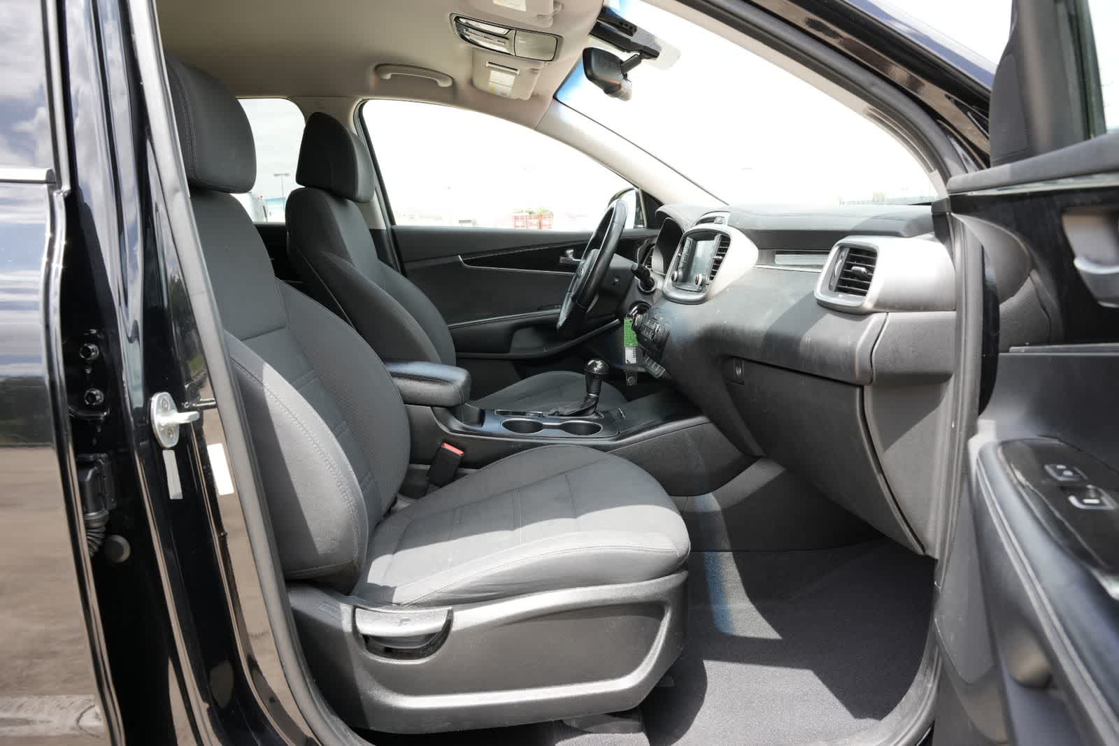 Thumbnail: 2017 Kia Sorento - 18