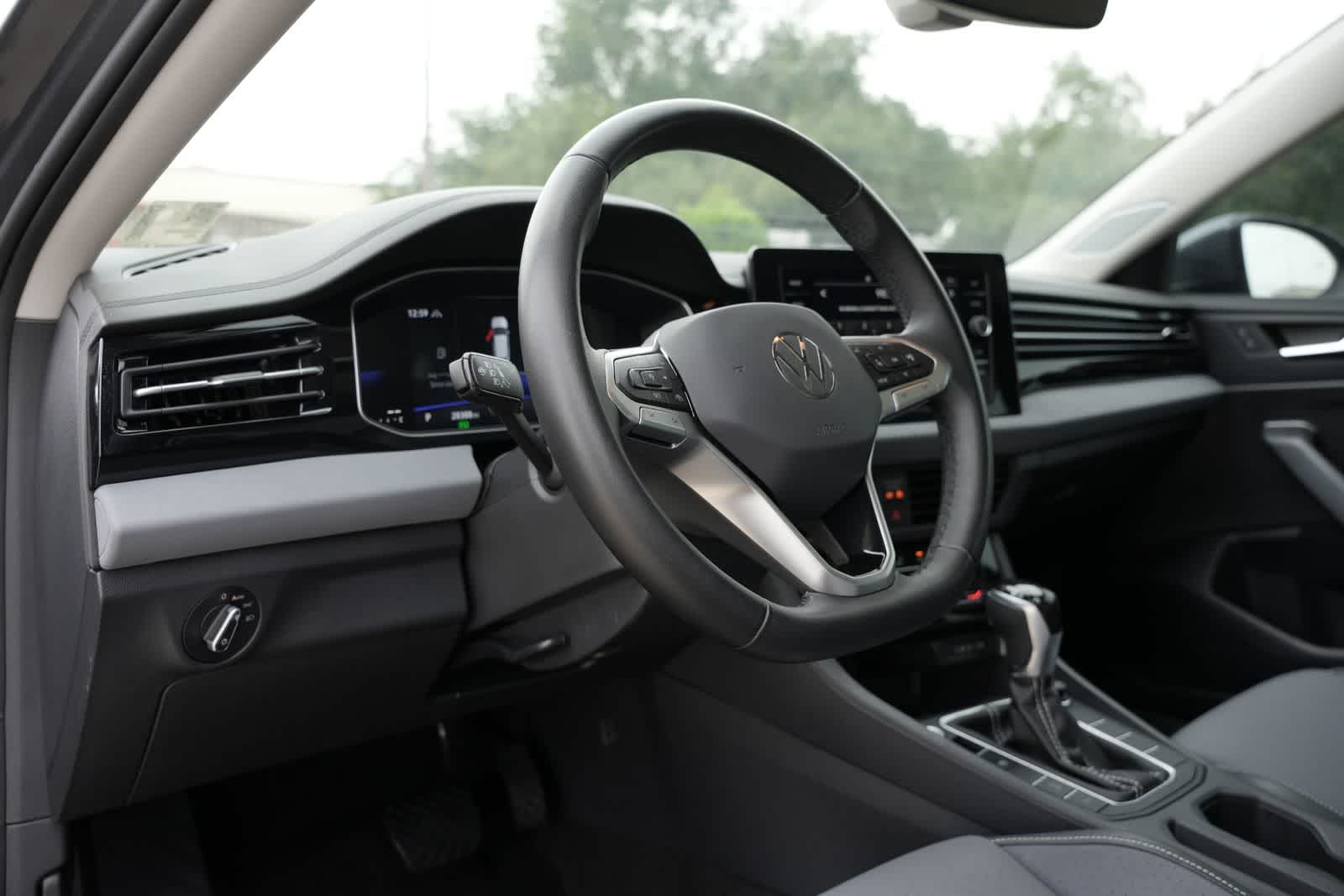 Thumbnail: 2025 Volkswagen Jetta - 16