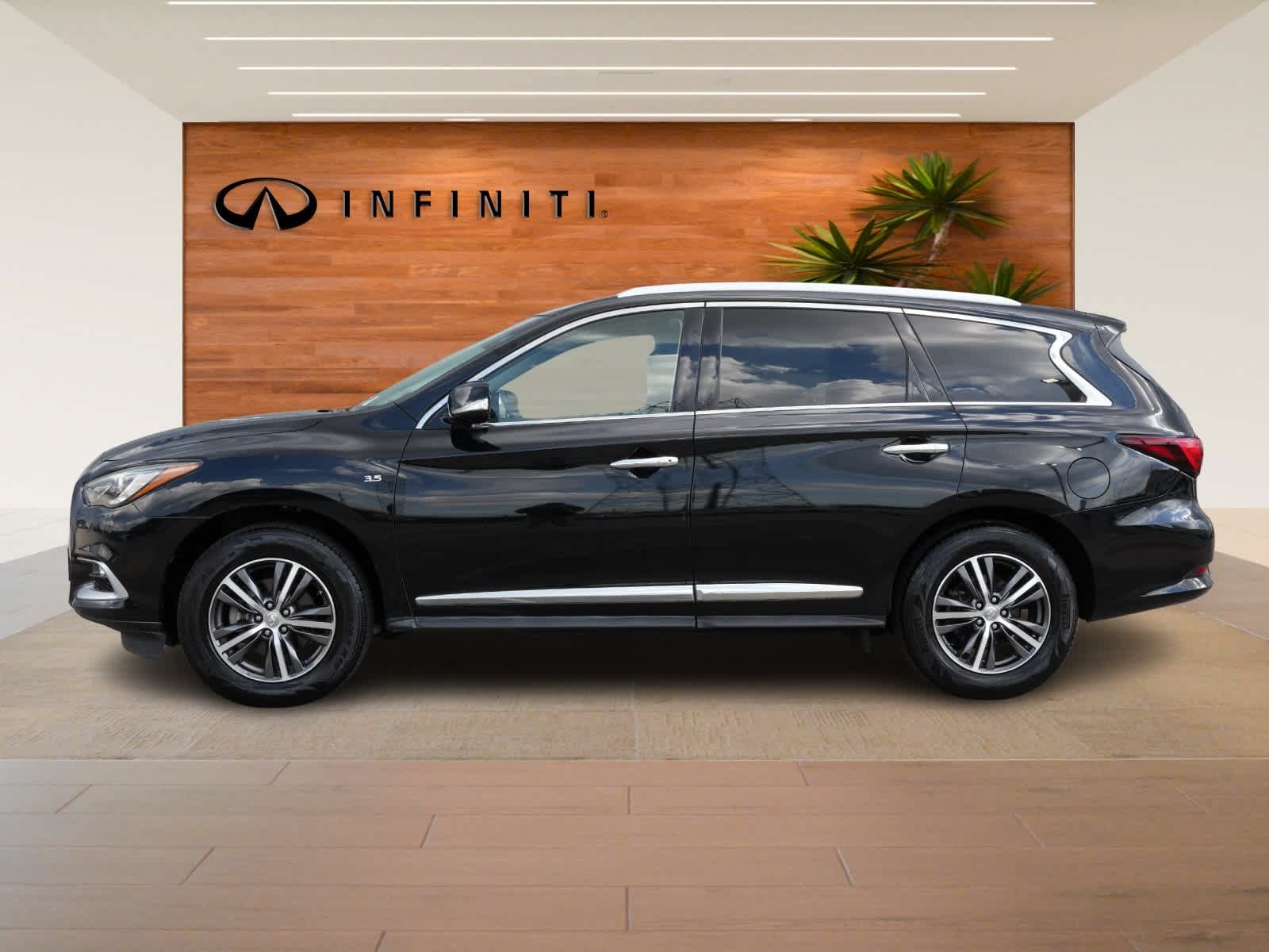 Thumbnail: 2016 INFINITI QX60 - 4