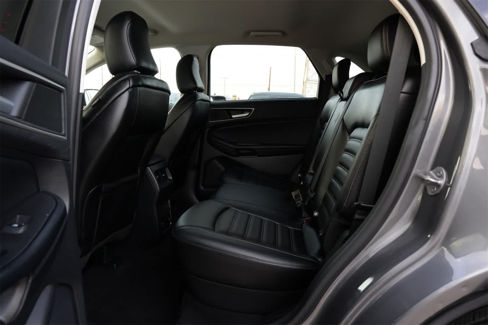 Thumbnail: 2022 Ford Edge - 19