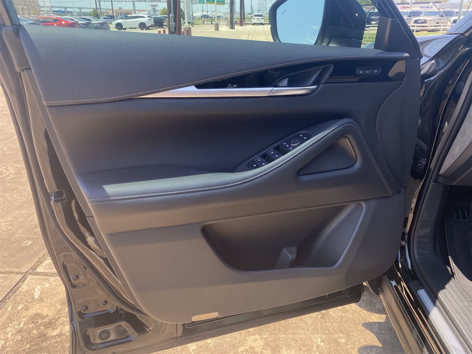 Thumbnail: 2025 INFINITI QX60 - 18