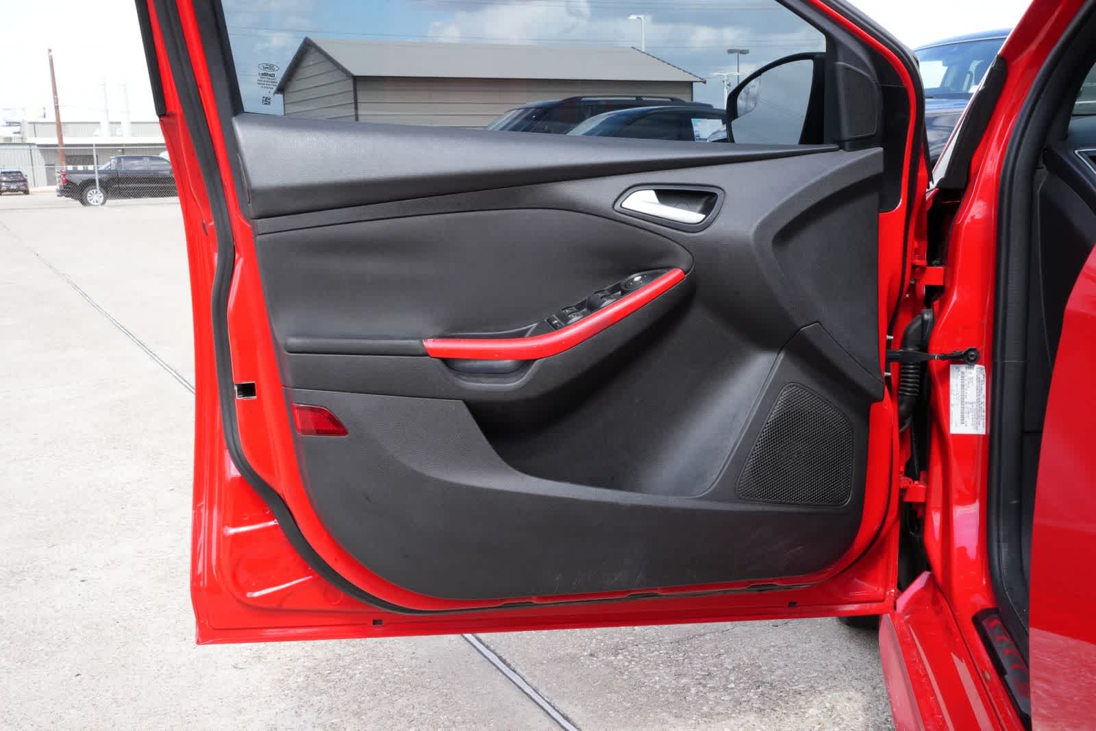 Thumbnail: 2013 Ford Focus - 16