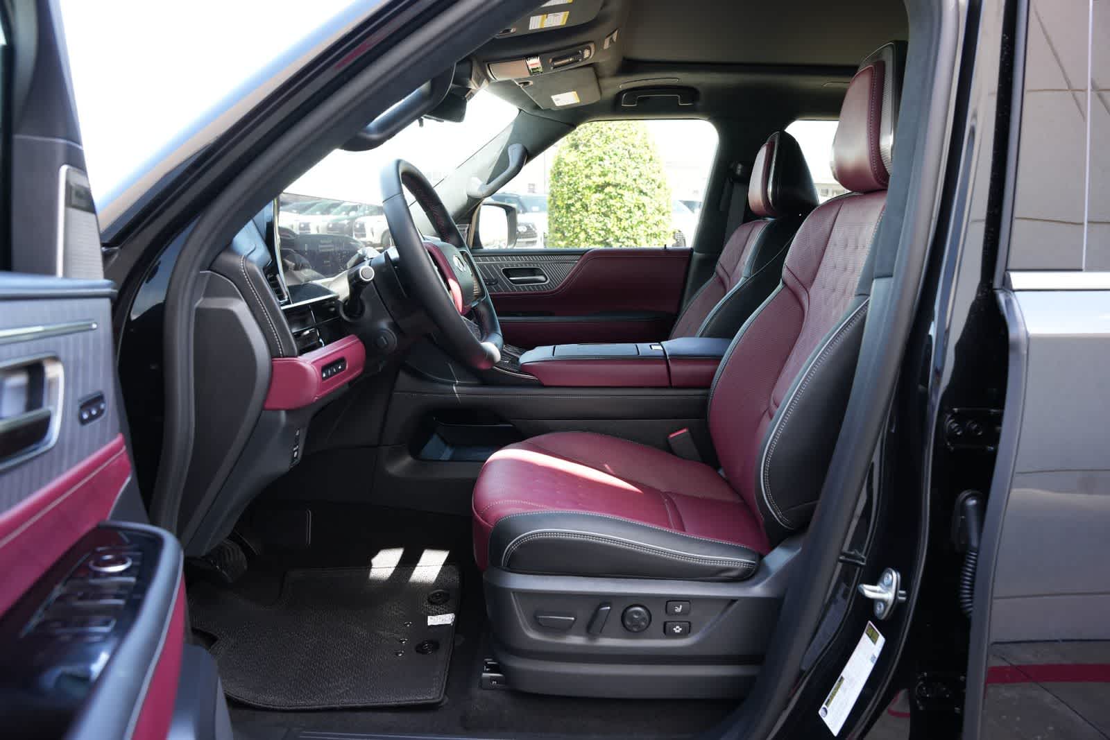 Thumbnail: 2026 INFINITI QX80 - 17