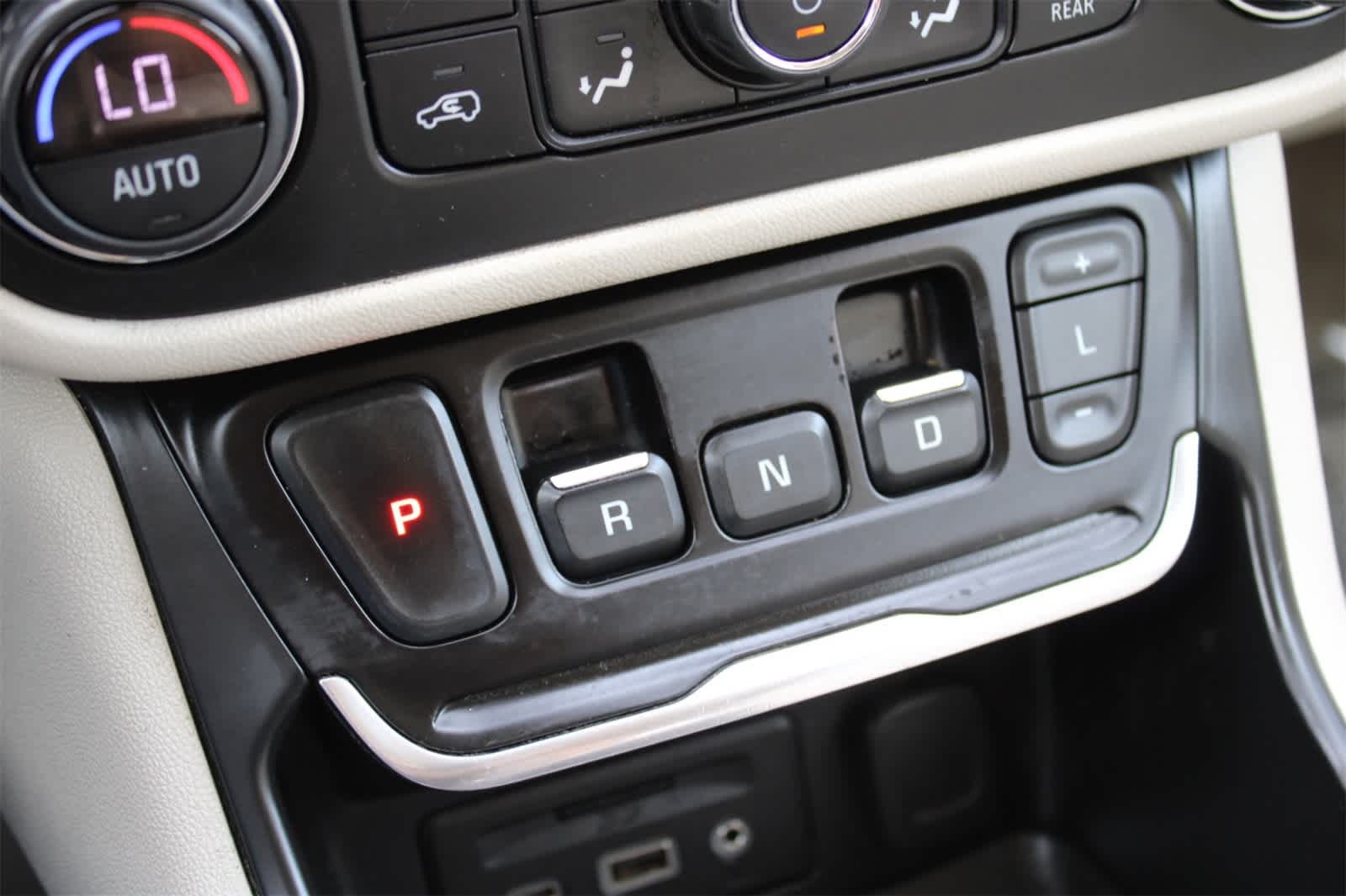 Thumbnail: 2020 GMC Terrain - 17