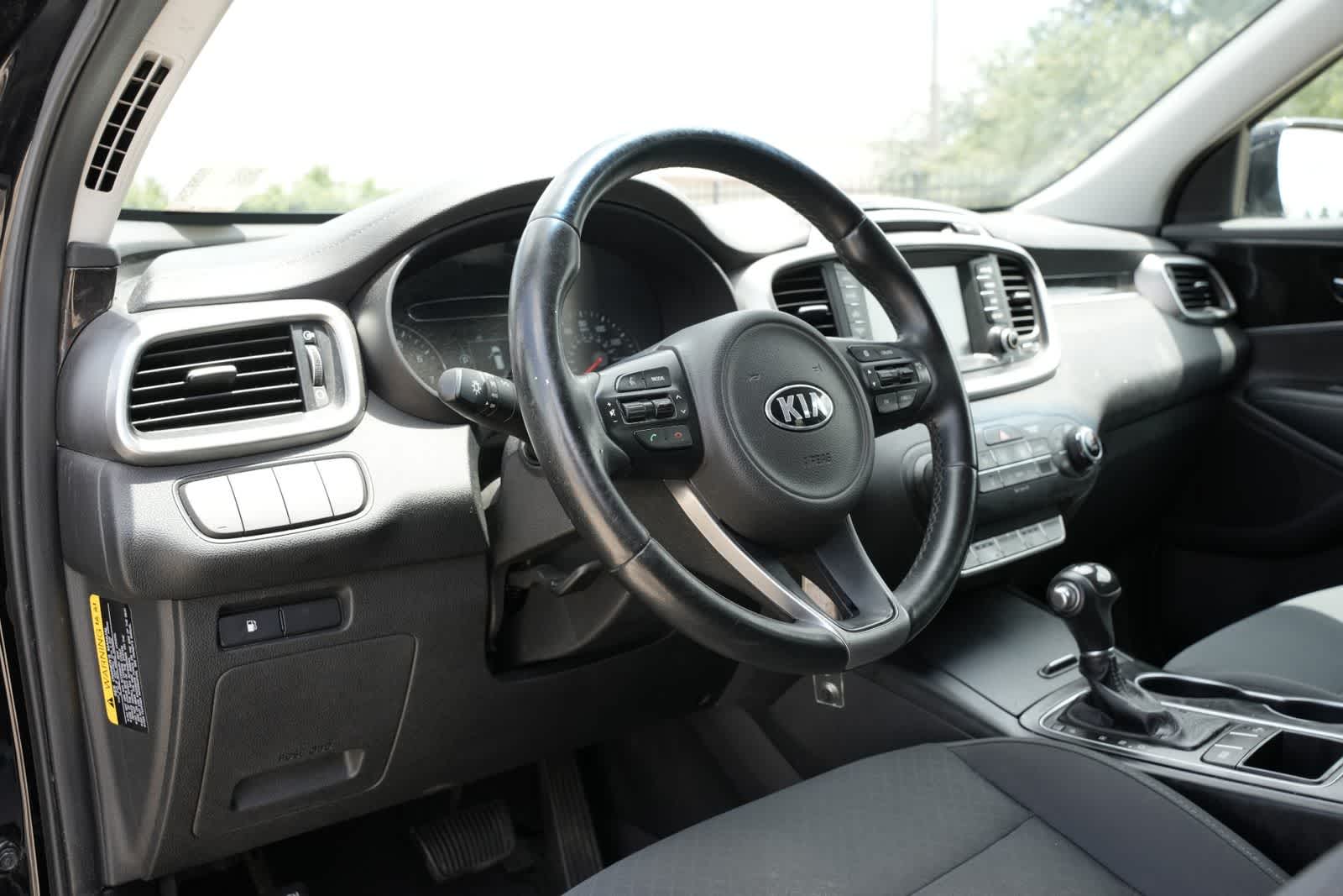Thumbnail: 2017 Kia Sorento - 11